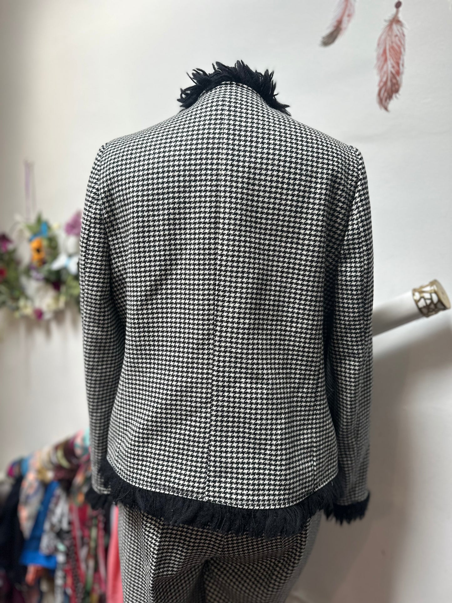 Designer Opale Venezia Suit Made in Italy Best fit Size 12/14 with 98% Wool