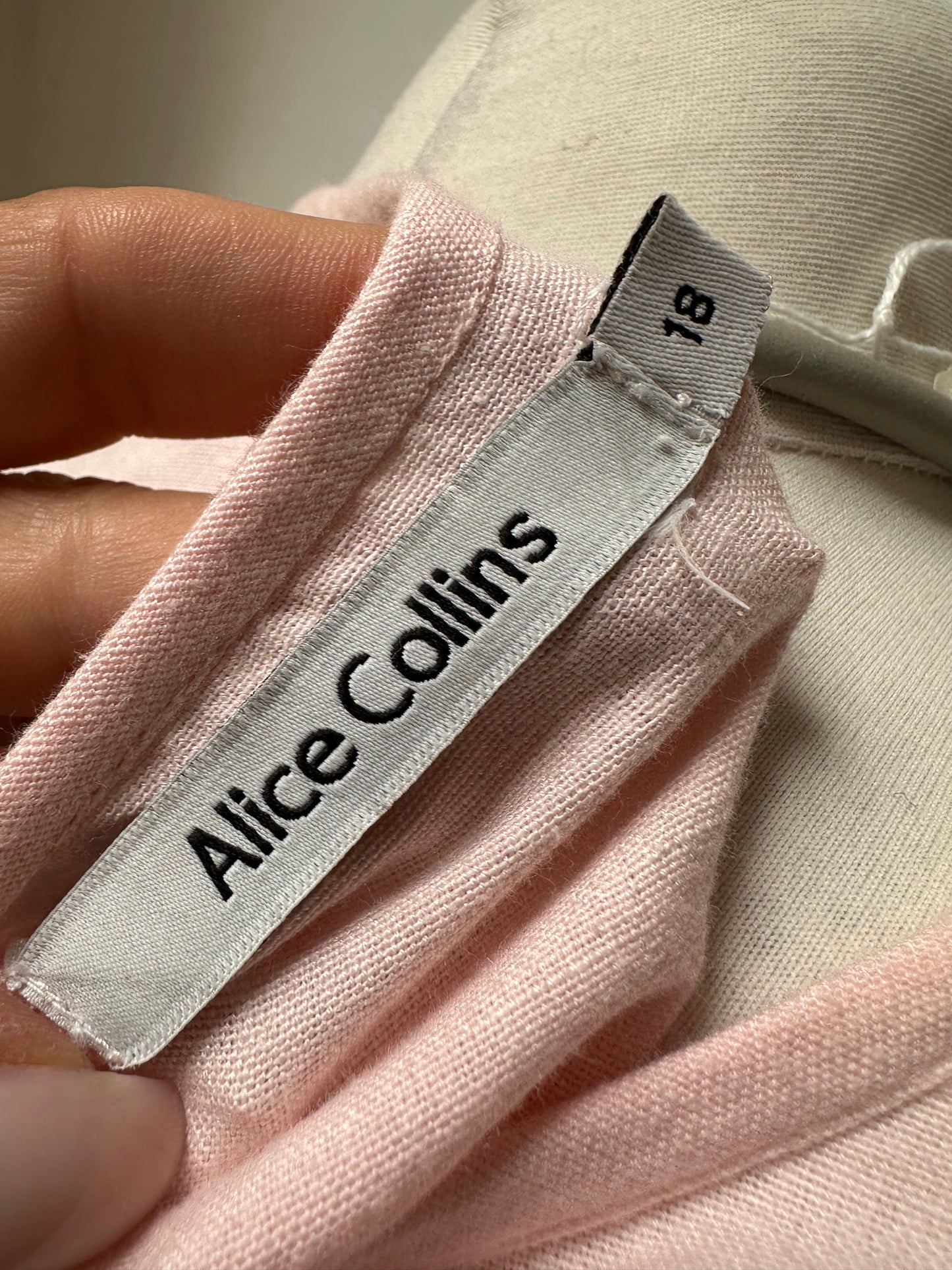 Designer Alice Collins with Pockets Linen/Cotton Blend
Size 18