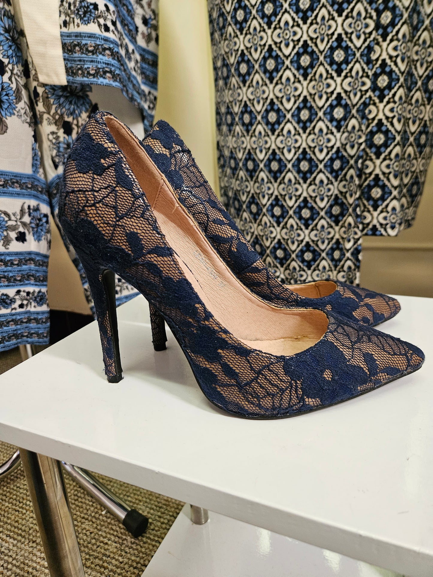 AxParis navy lace heels,size 4