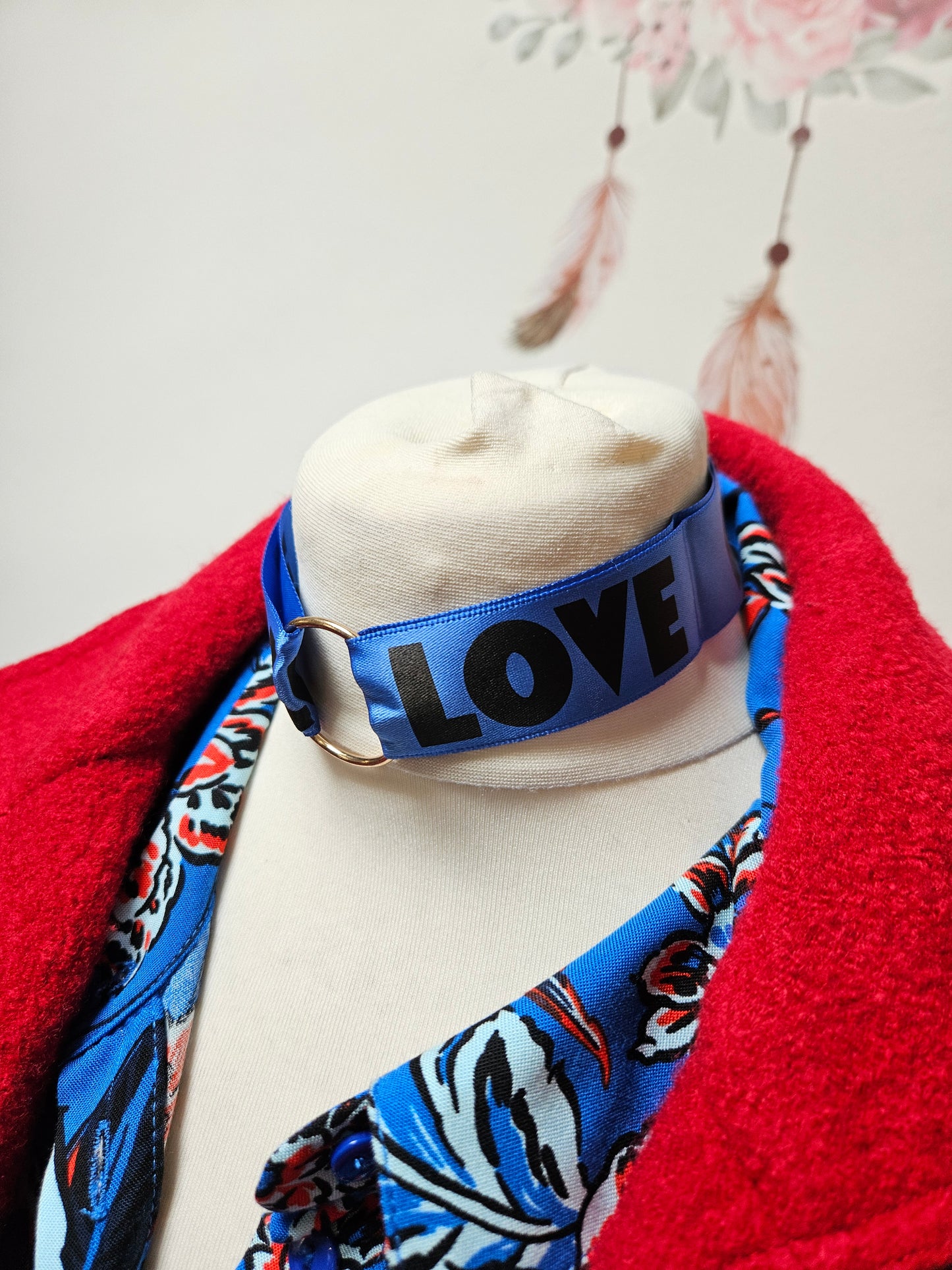 "Love" choker