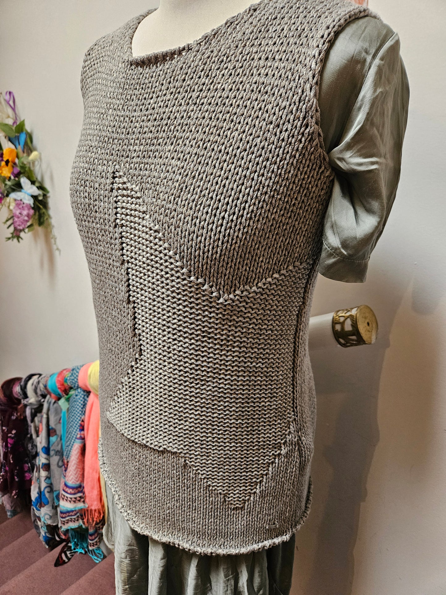 Tommy Hilfiger, knit, grey/silver vest with "star", size S/M