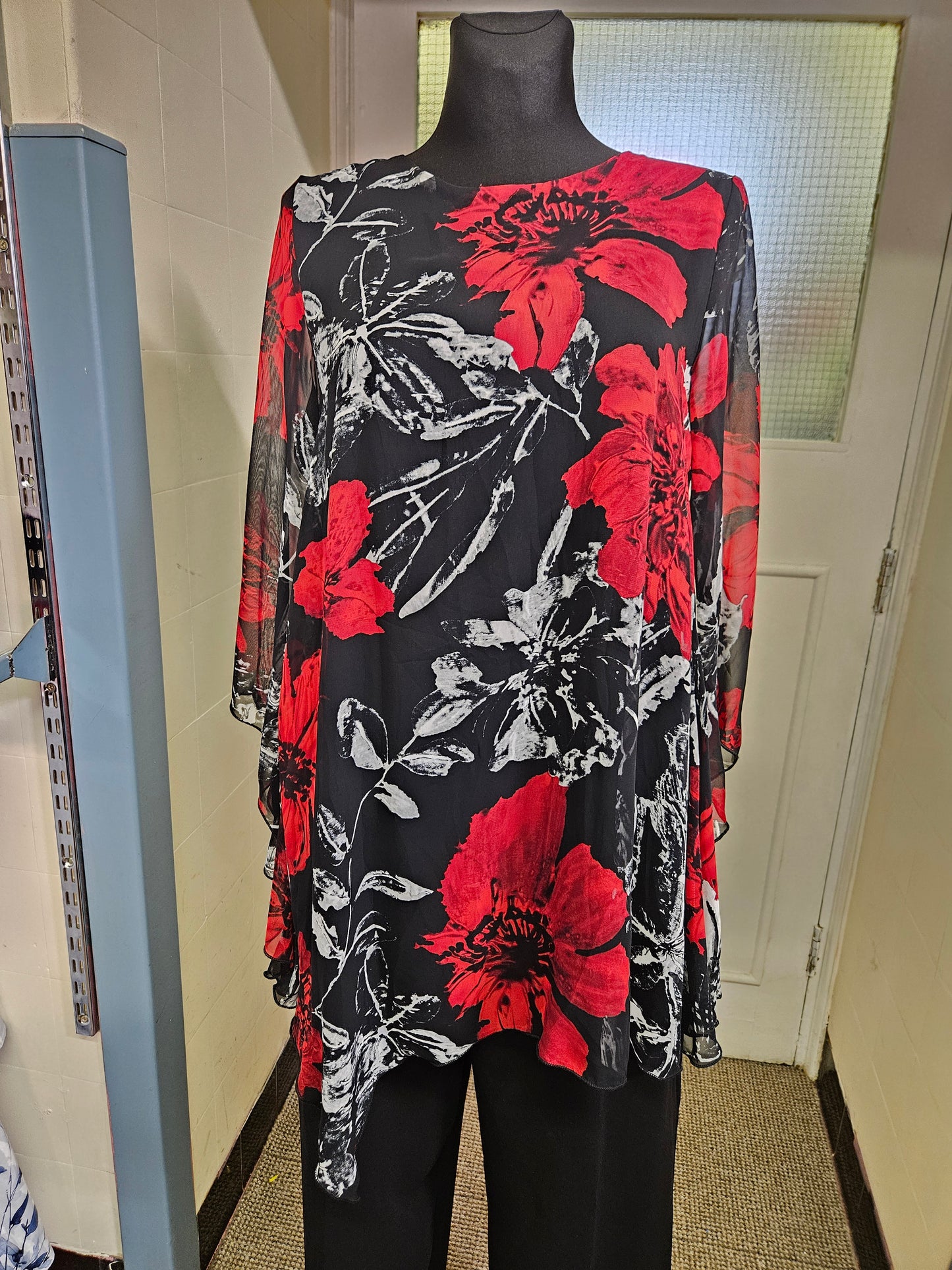 Saloos, flower print tunic/top, new, size 12