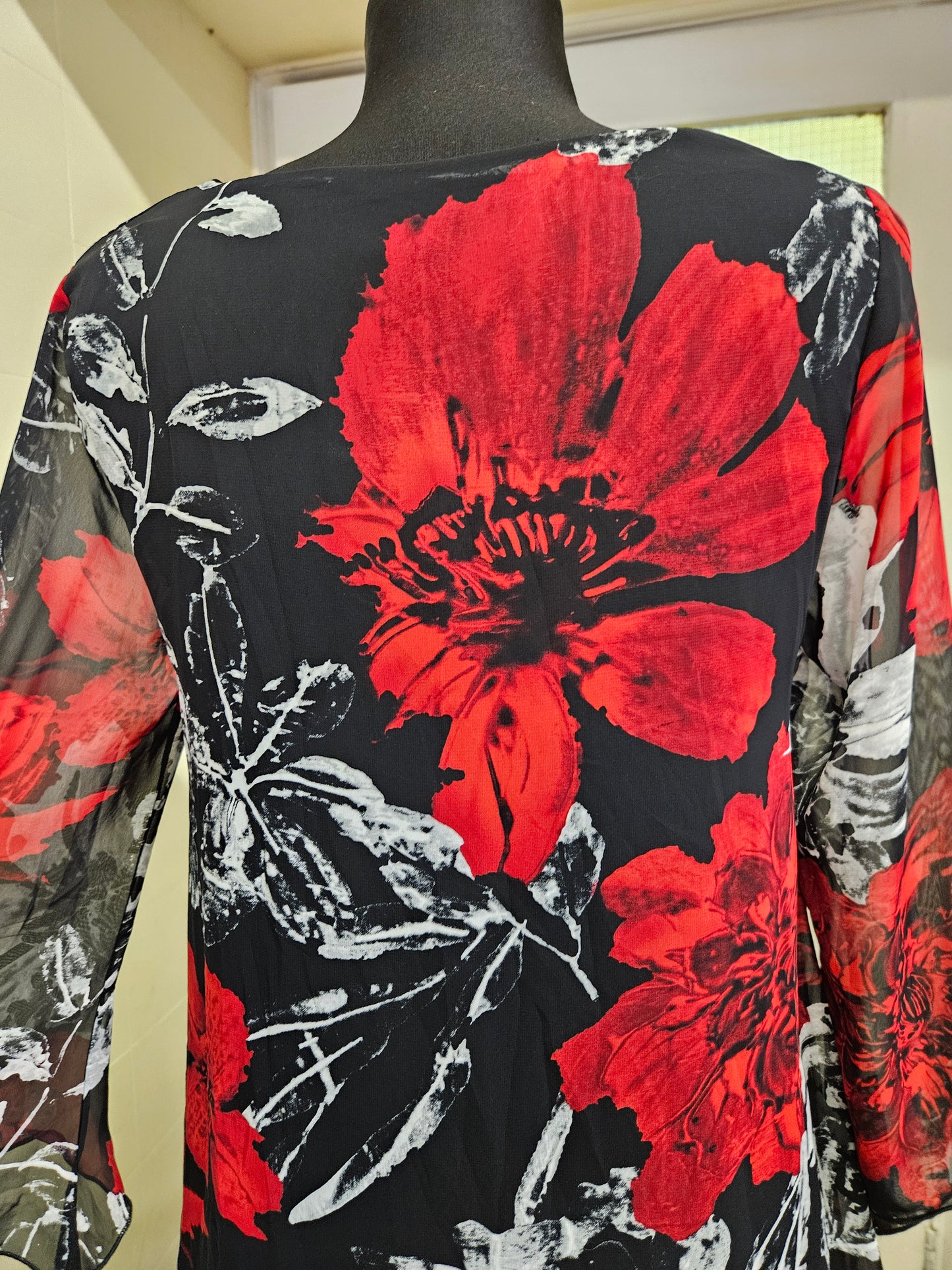 Saloos, flower print tunic/top, new, size 12