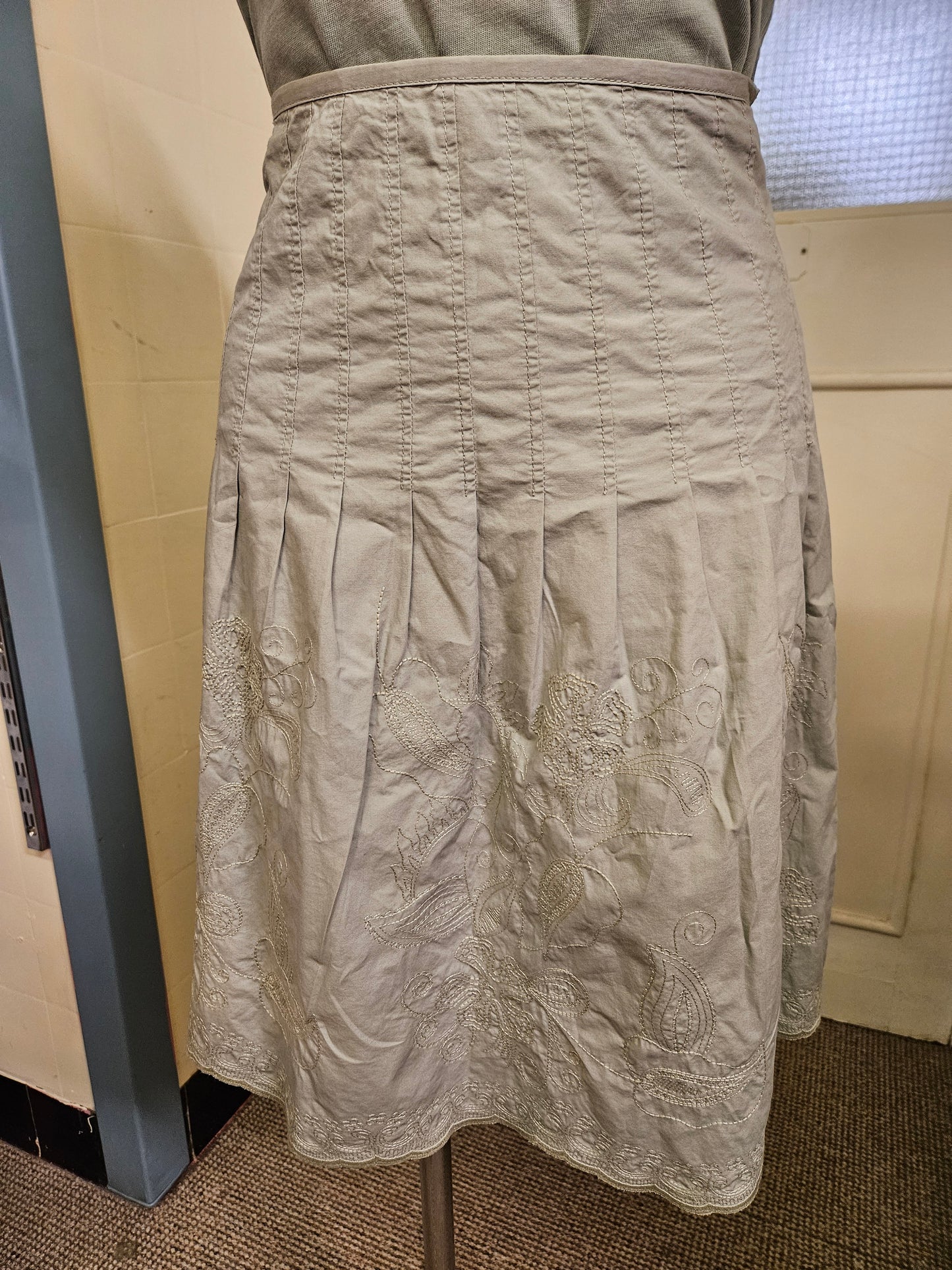 Principles petite, cotton, embroidered skirt, size 8