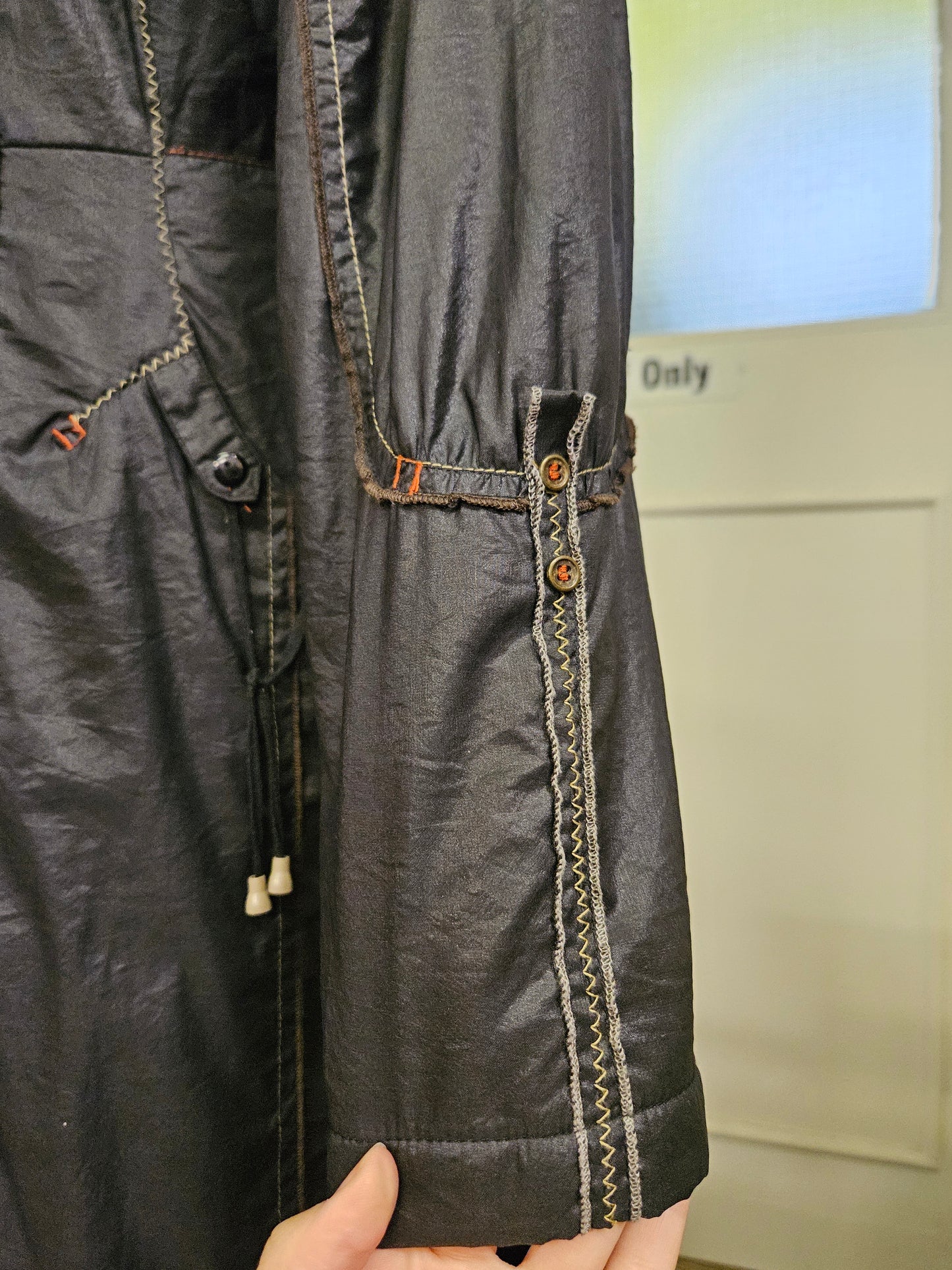 L33, unusual coat with funky details, size M/L