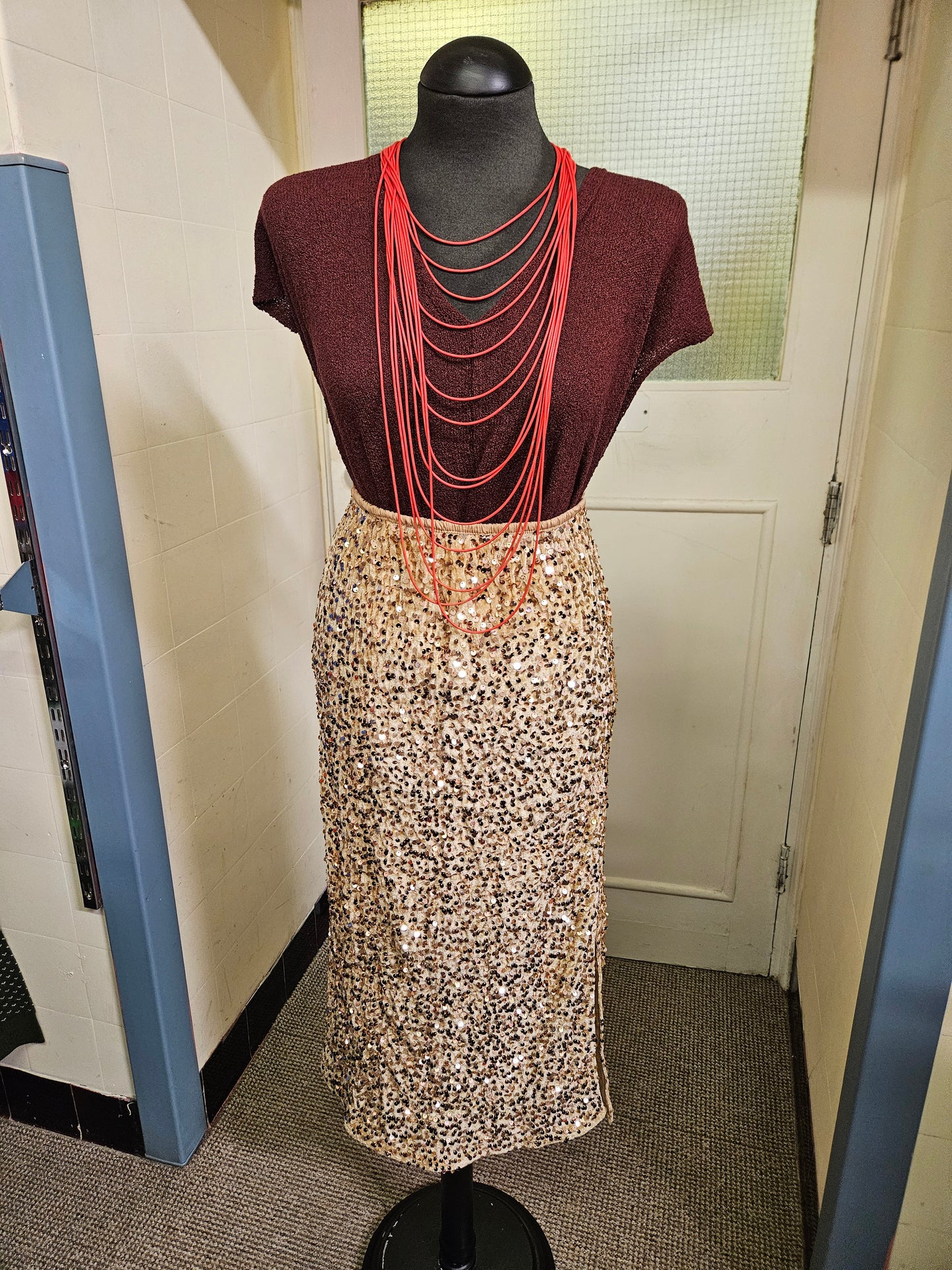 Rubber string necklace