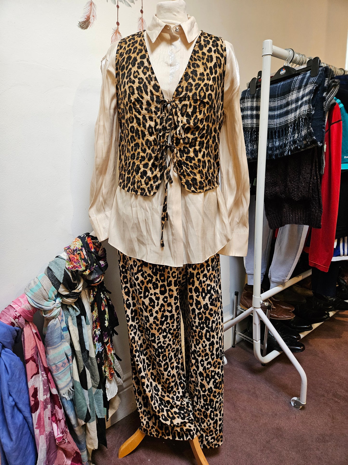 Shein, leopard print vest, size M