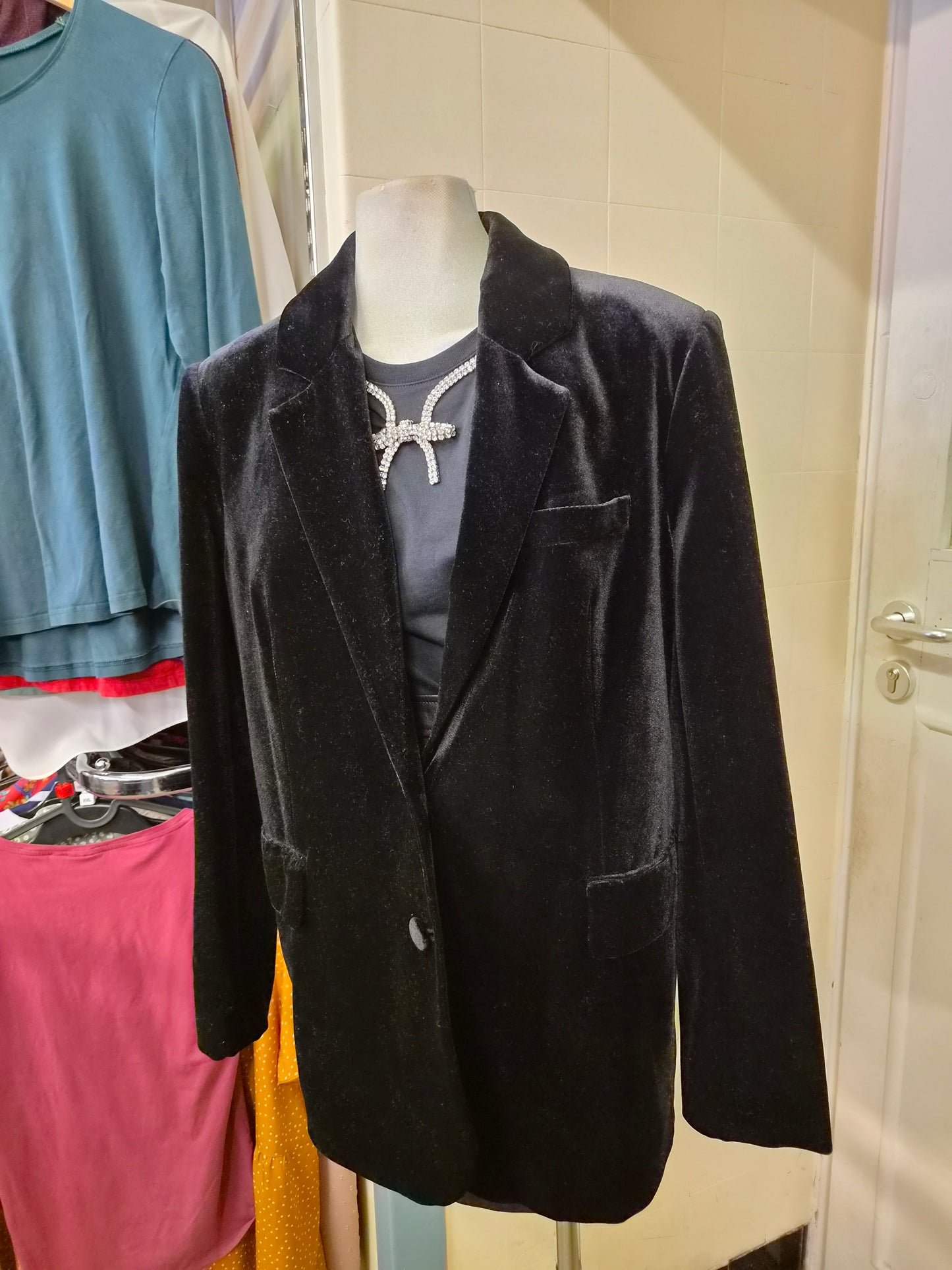 Gallery, black velvet single-breasted blazer, size 12