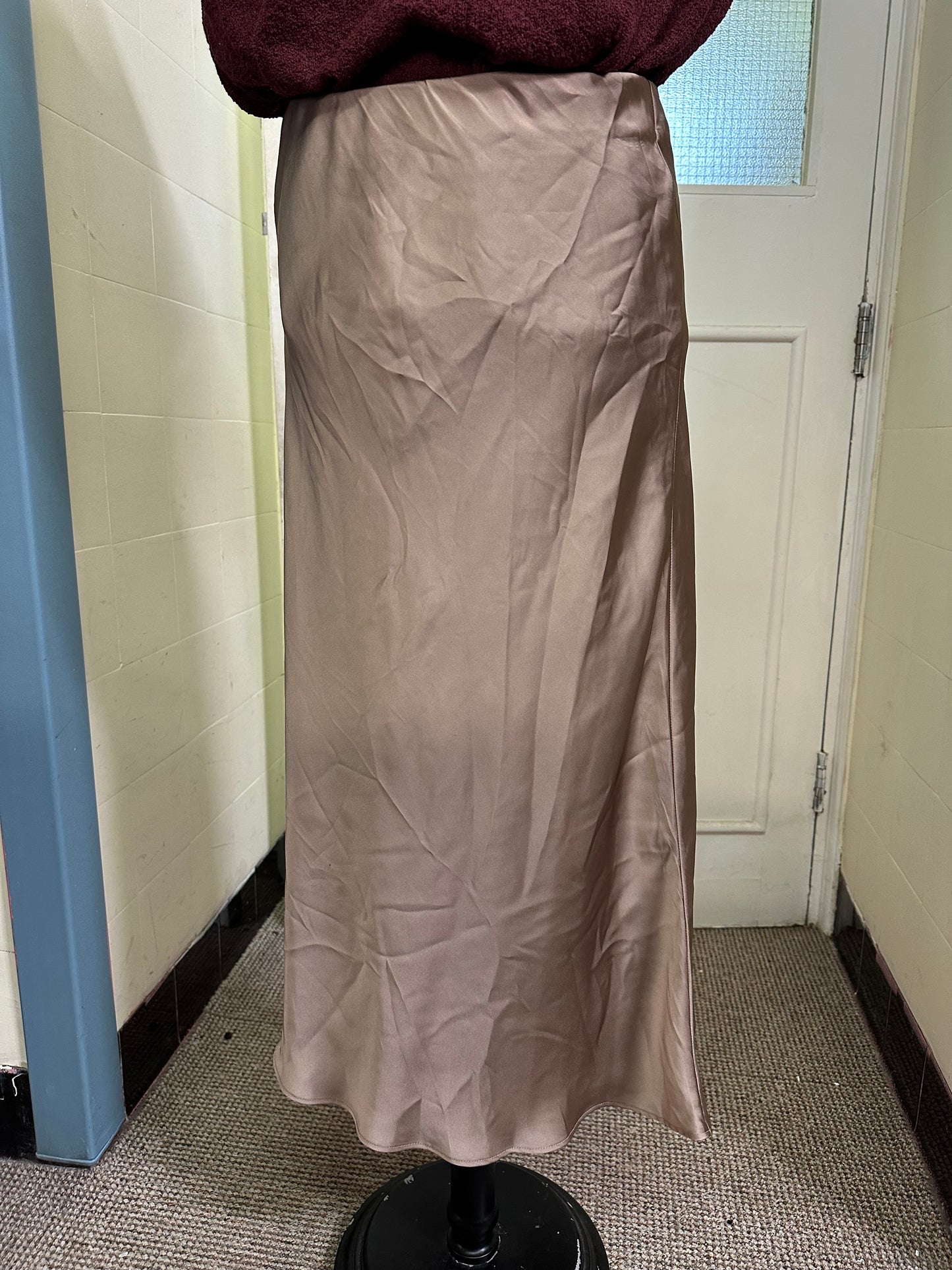 Zara Satin Skirt Size L (Small Fitting)