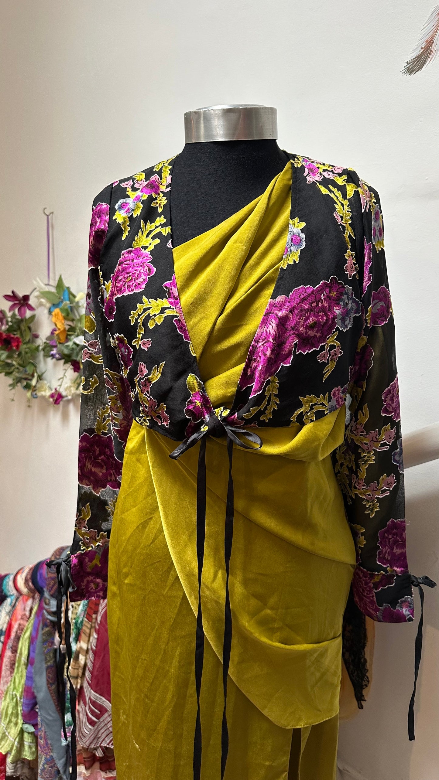ASOS Stunning Cropped Bolero Size XS (one string missing on one sleeve but not noticeable)