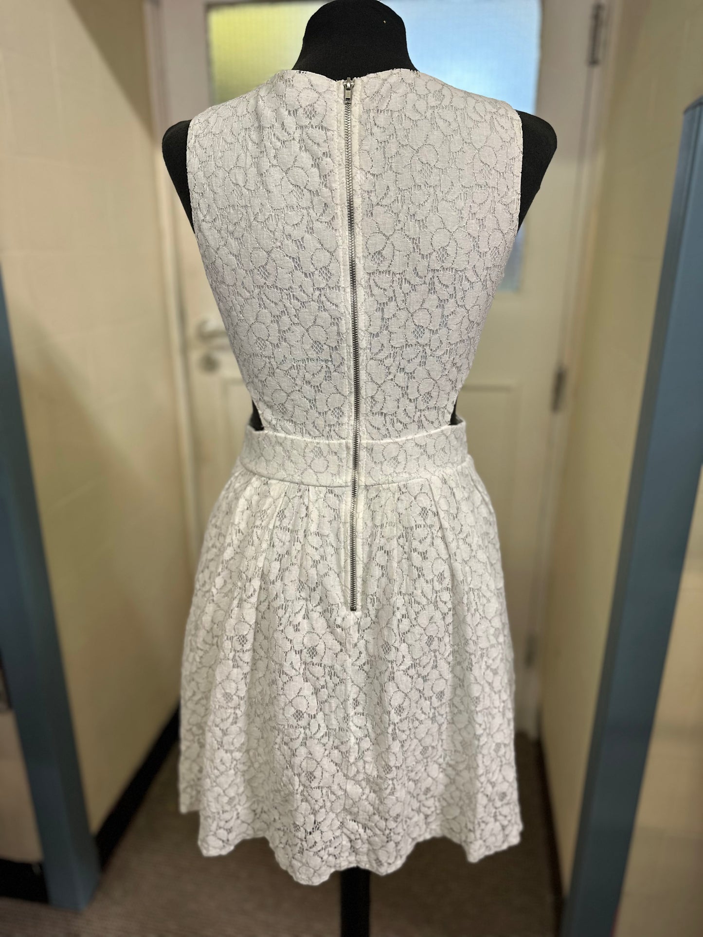 BlinQ White/Silver Cut Out Dress Size 12 Small Fitting