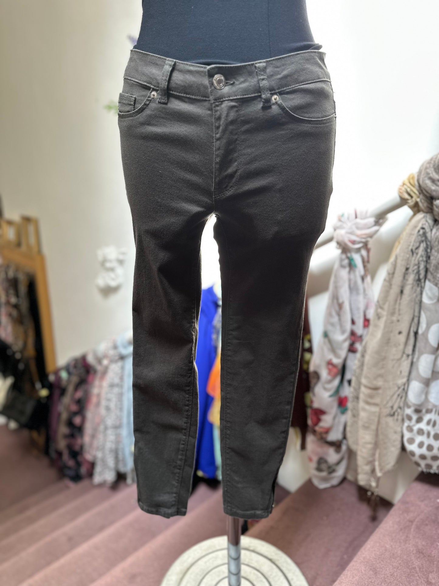 Vero Moda Olive Jeans Size M (Small Fitting)