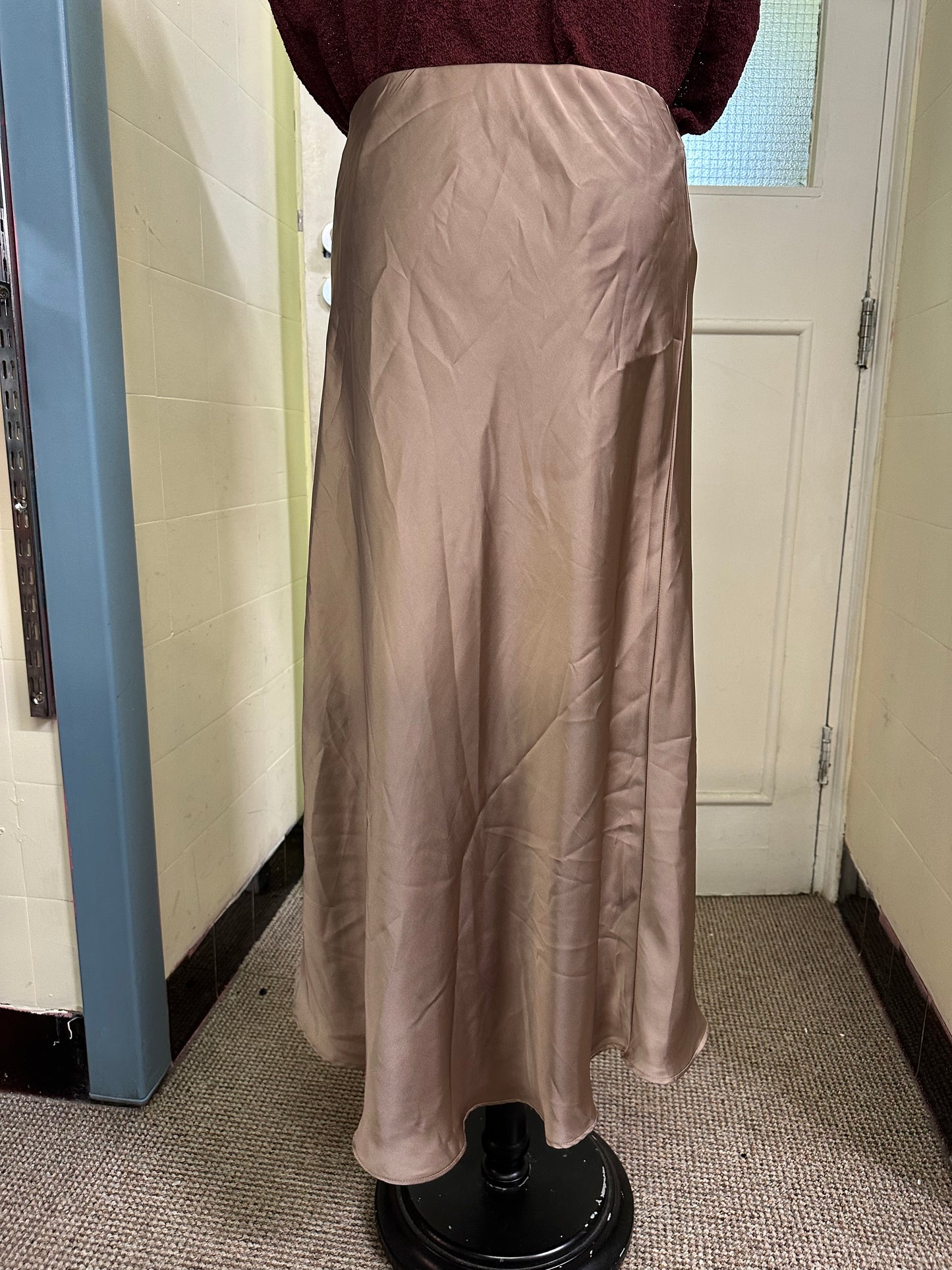 Zara Satin Skirt Size L (Small Fitting)