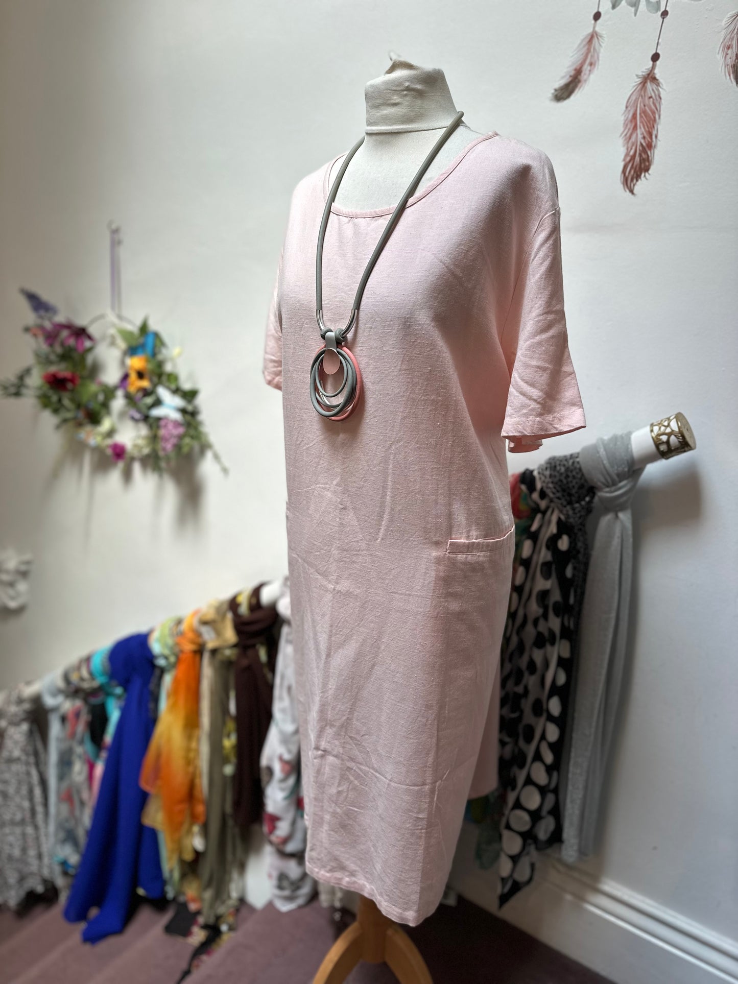 Designer Alice Collins with Pockets Linen/Cotton Blend
Size 18