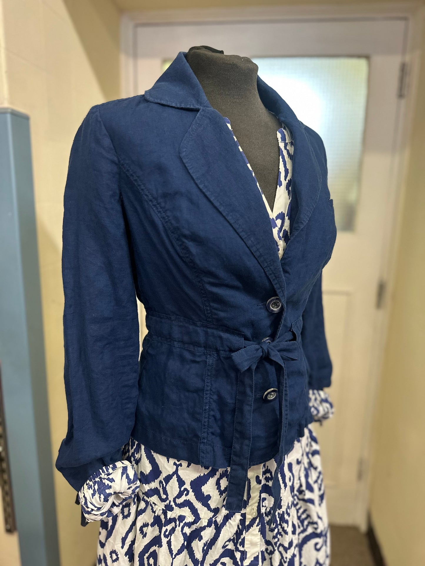 Designer Guess 100% Linen Navy jacket Size M (small fitting)