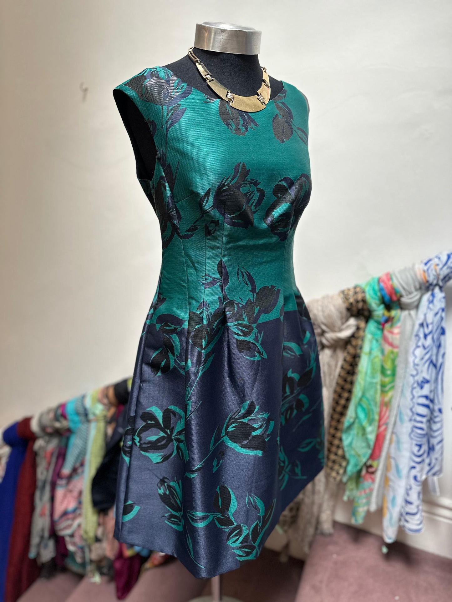 Designer Vince Camuto Cocktail Dress Best Fit Size 8/10