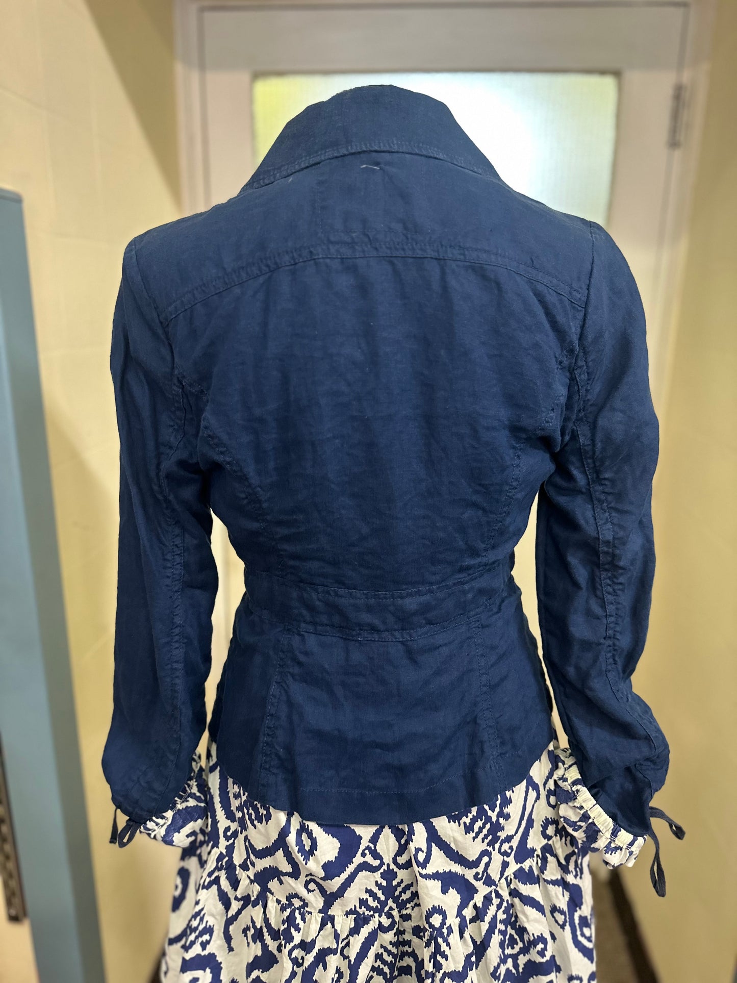 Designer Guess 100% Linen Navy jacket Size M (small fitting)