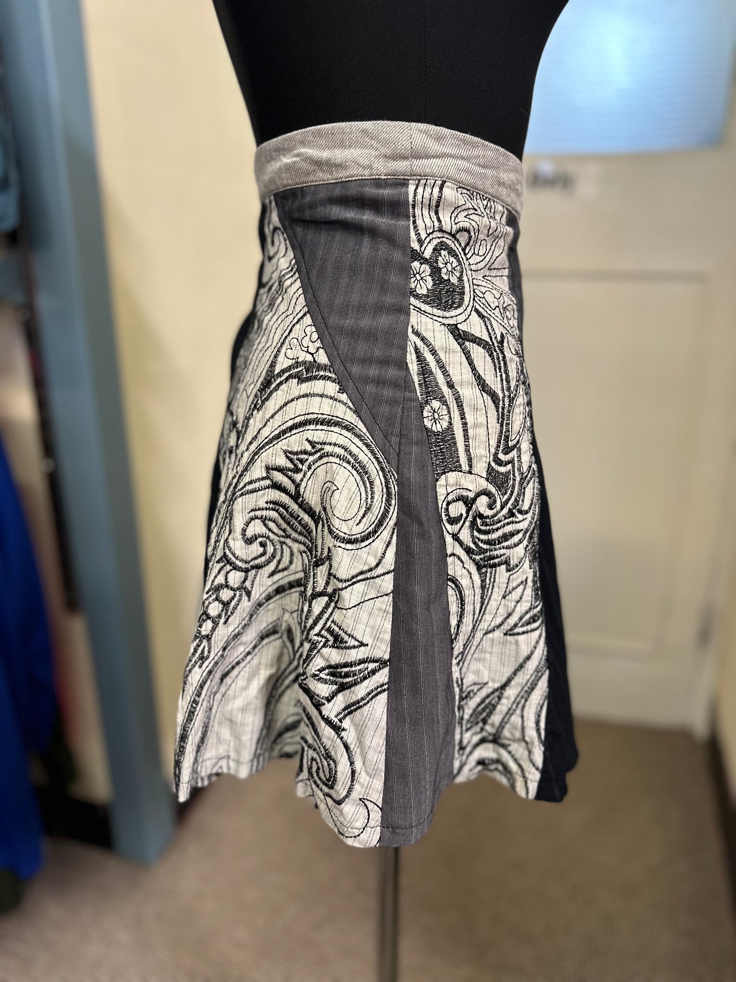Designer St Martins Skirt Size M (matching blazer Size S available)