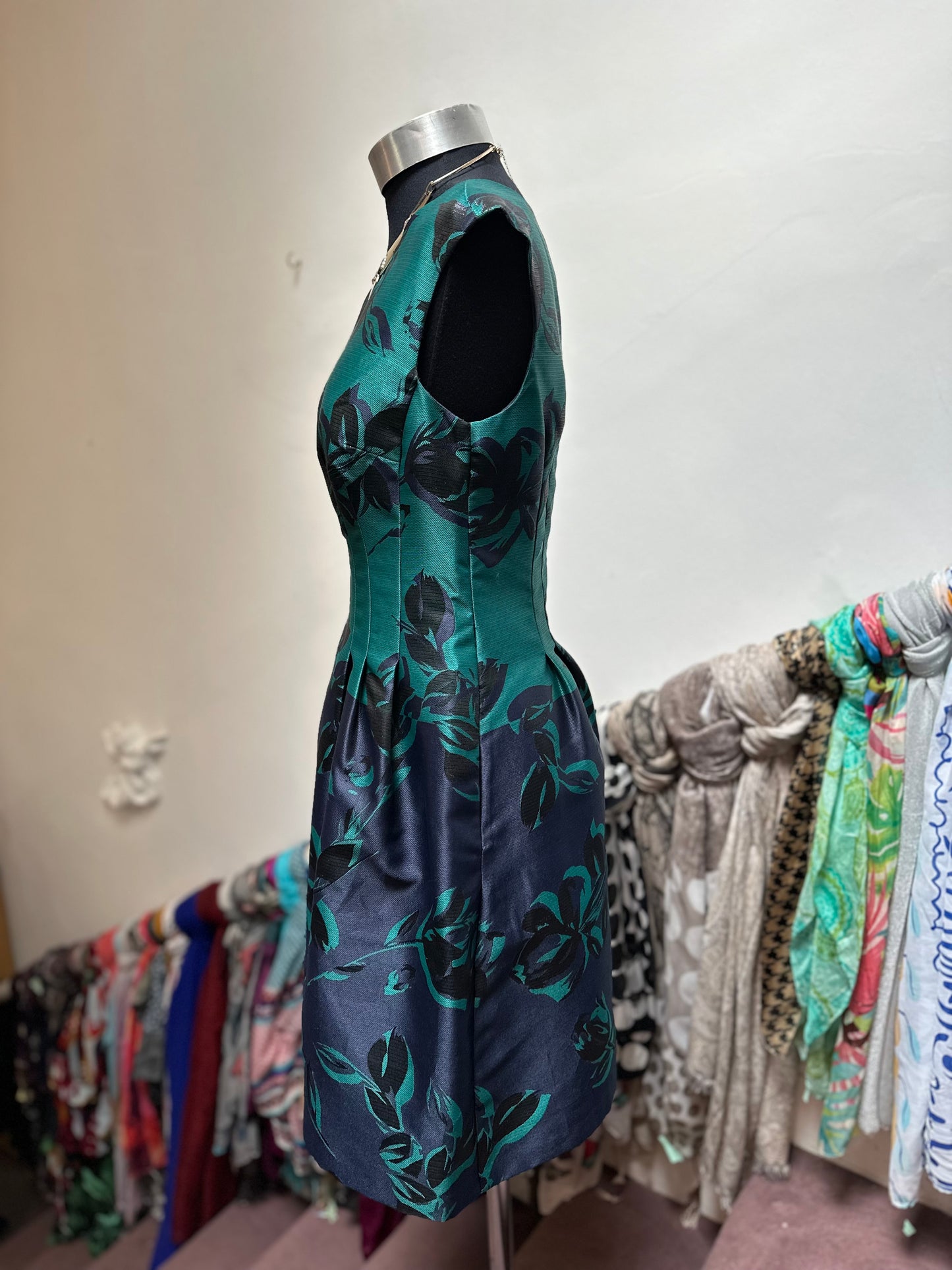 Designer Vince Camuto Cocktail Dress Best Fit Size 8/10