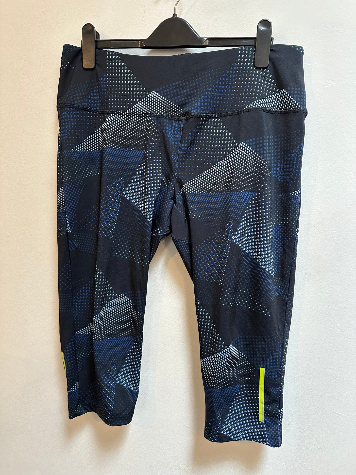 Crivit 3/4 Length Leggings Size L