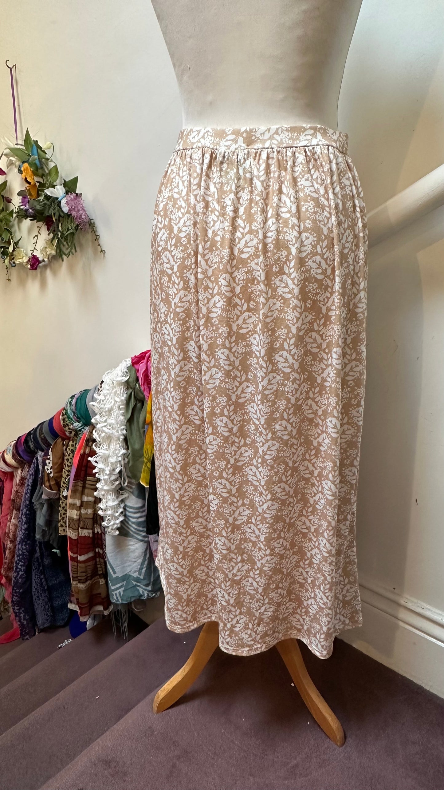 Boohoo Beige Maxi Skirt Size 12