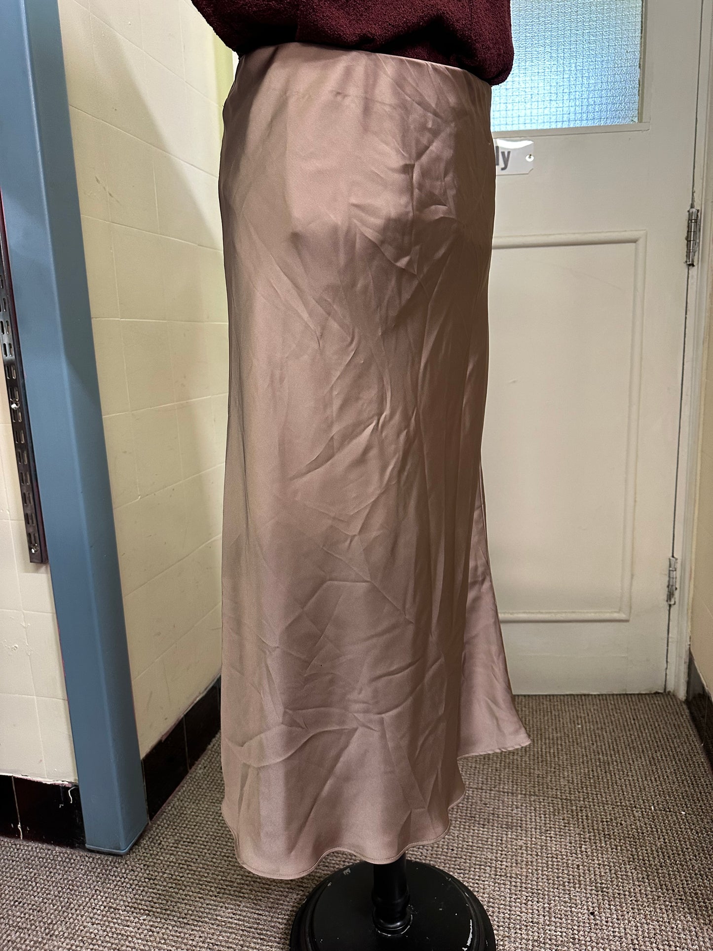 Zara Satin Skirt Size L (Small Fitting)
