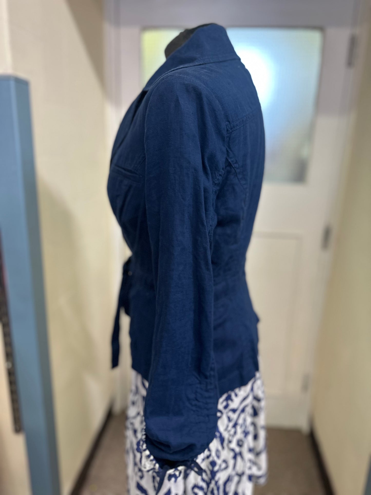 Designer Guess 100% Linen Navy jacket Size M (small fitting)