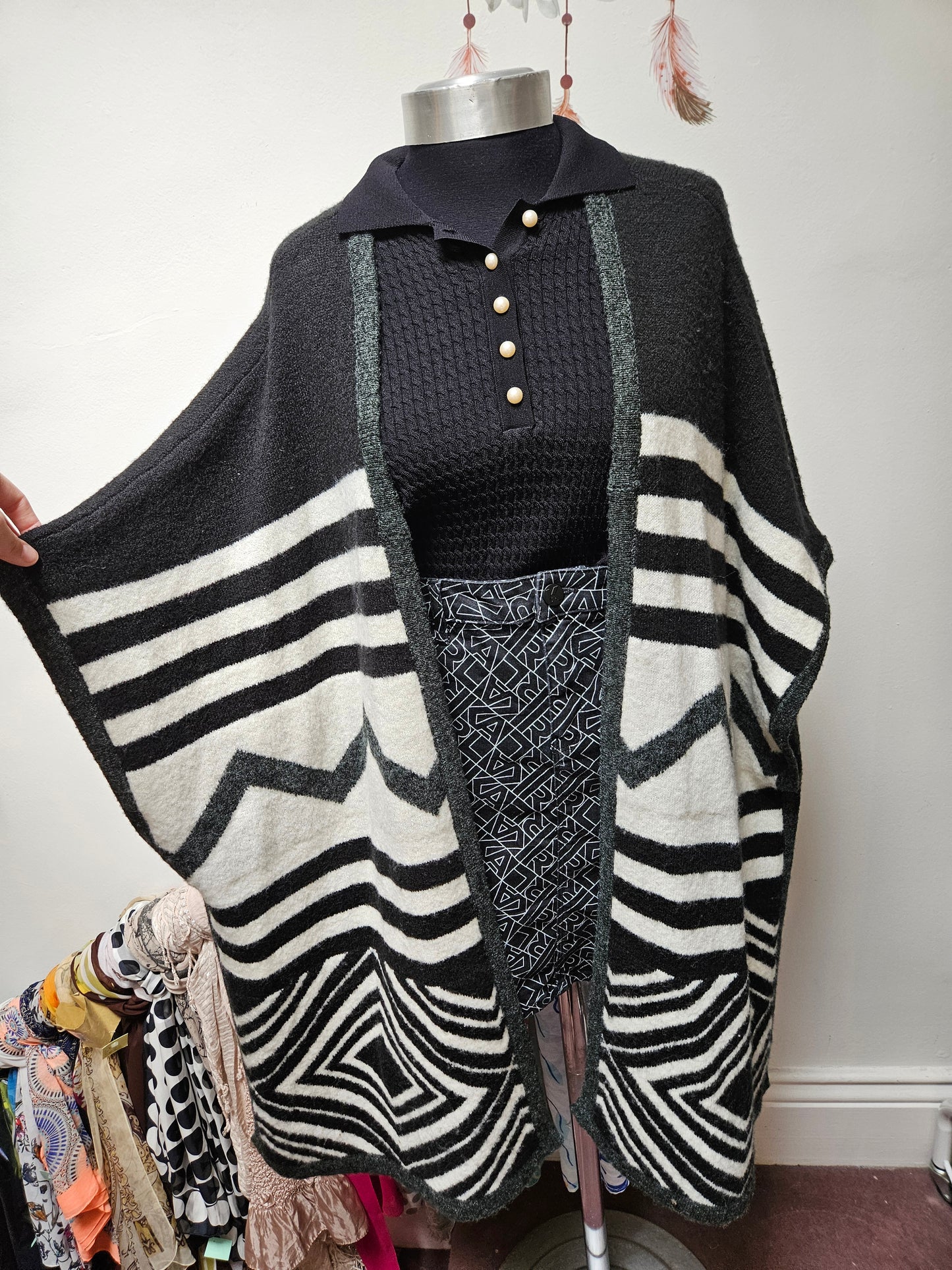 Amphora, 25% wool poncho, one size