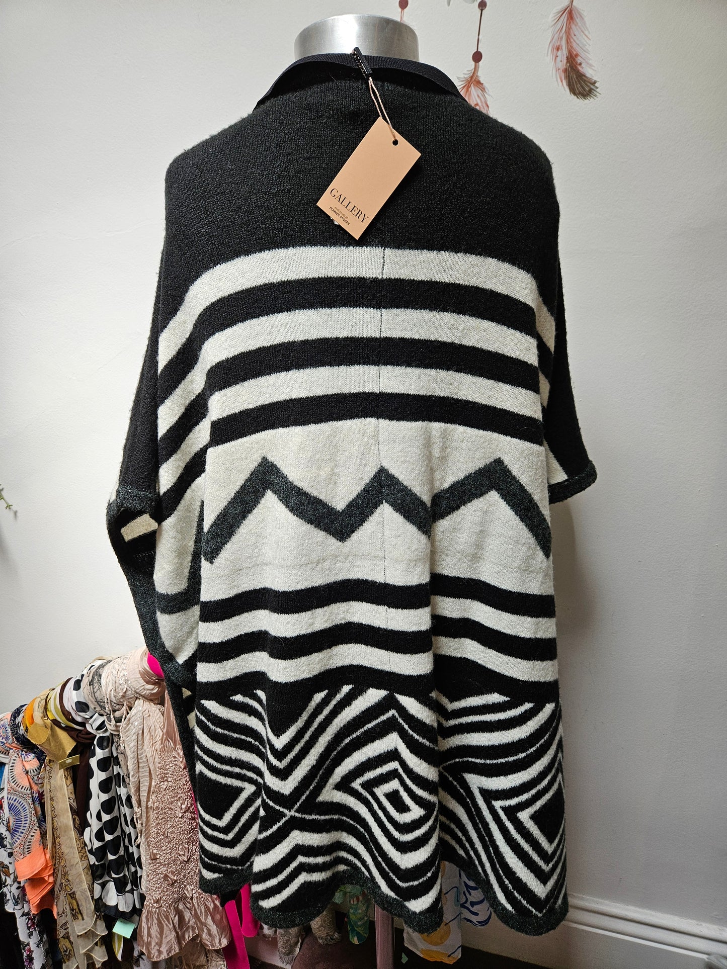 Amphora, 25% wool poncho, one size