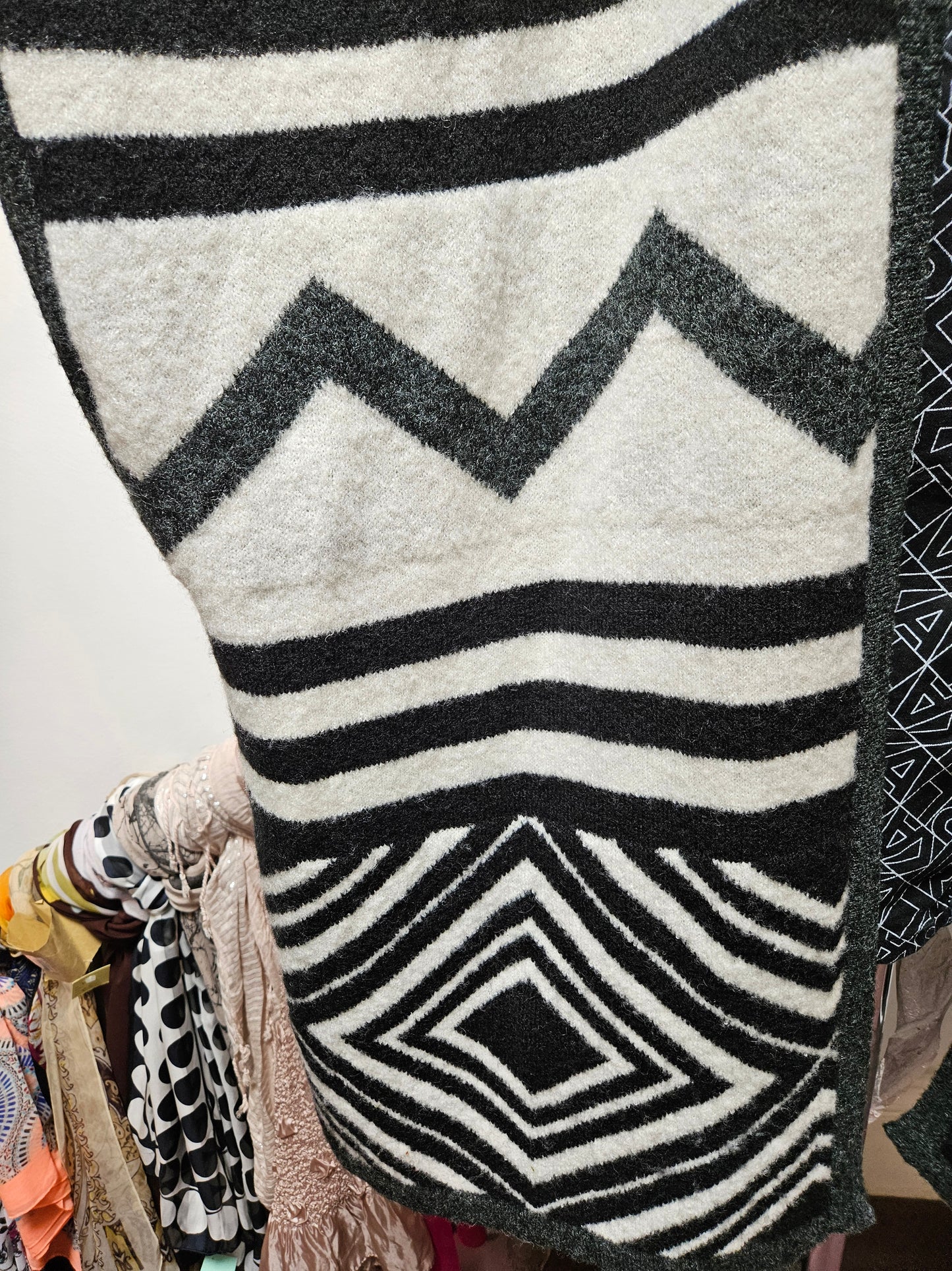 Amphora, 25% wool poncho, one size