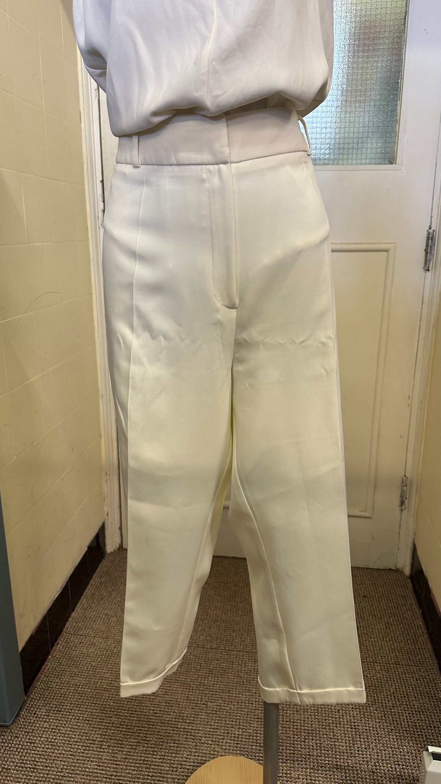 Savida Cream Cropped Trousers Size 16