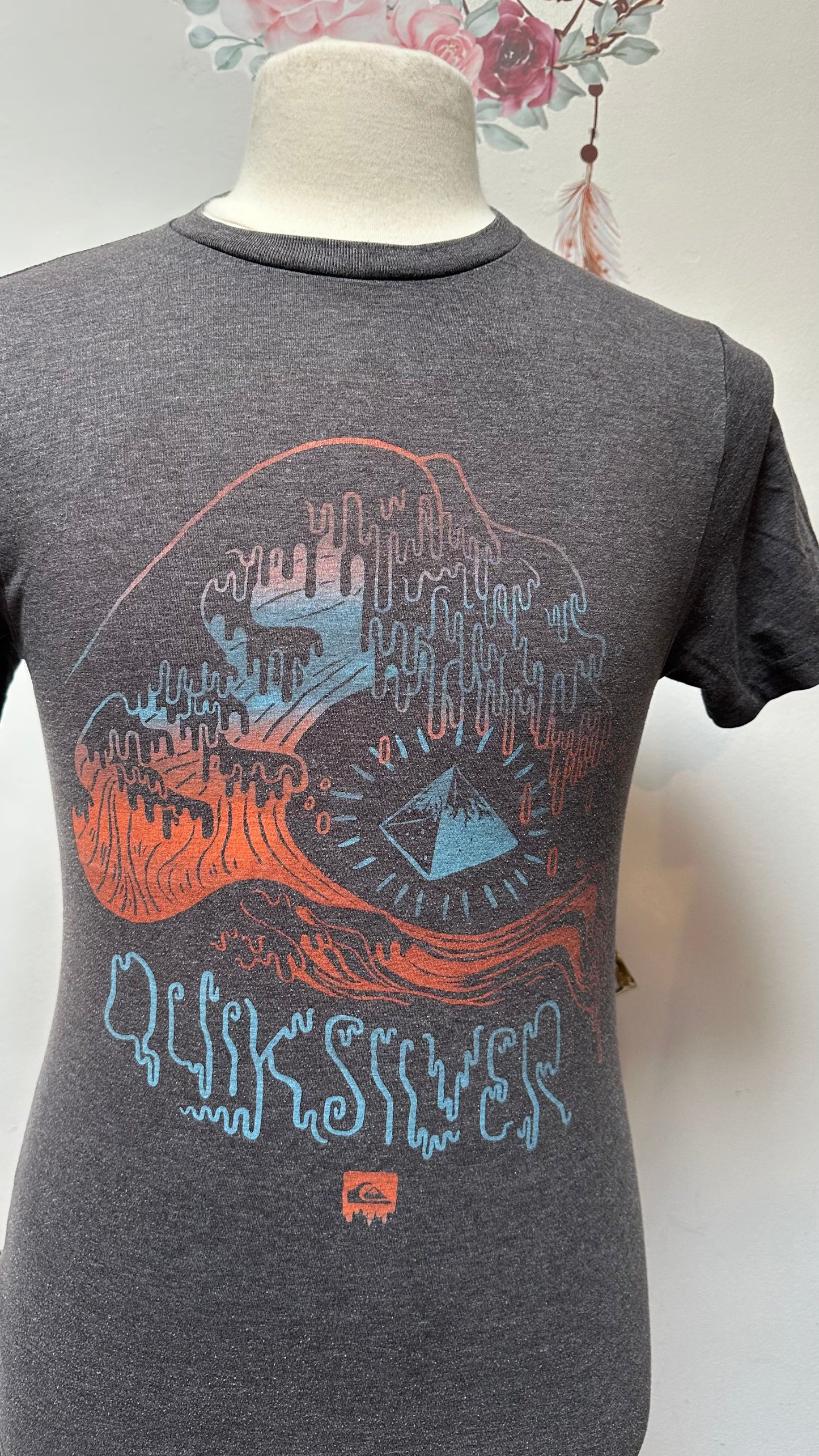 Quicksilver Tshirt Size S