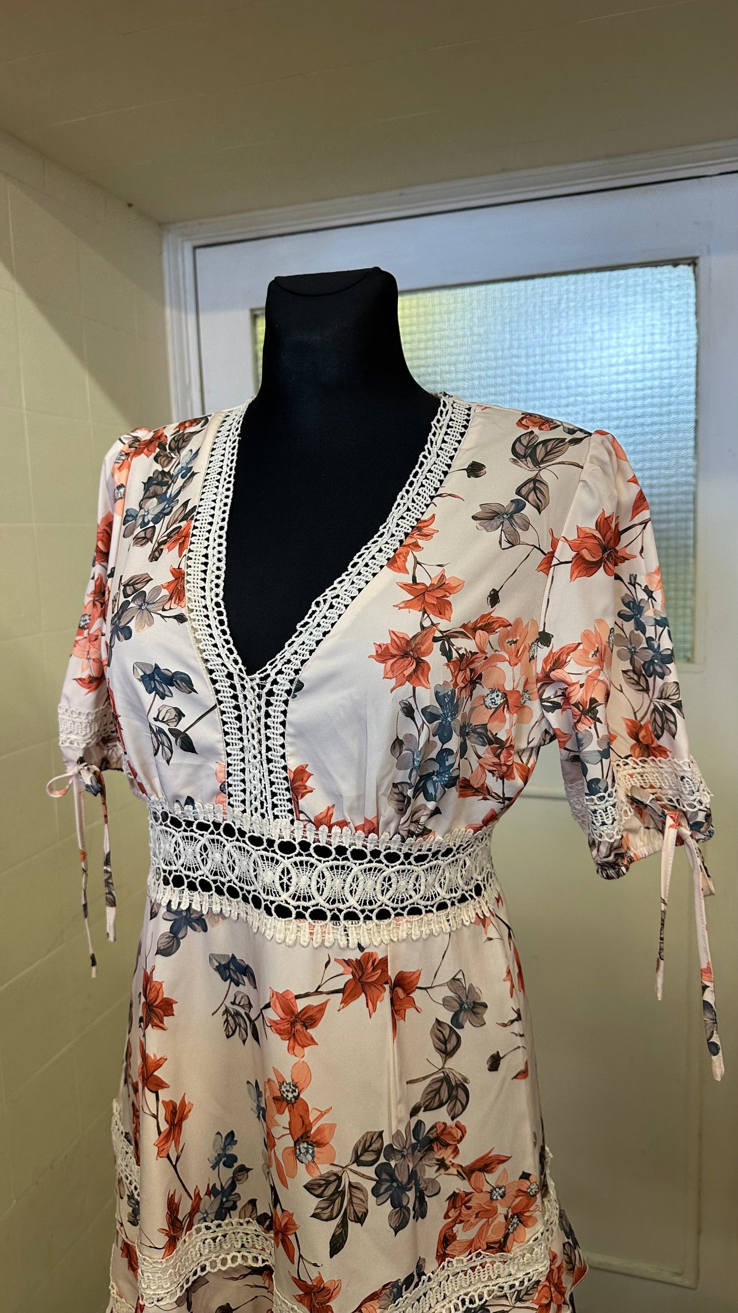 Shein Floral Dress Size M Small Fitting