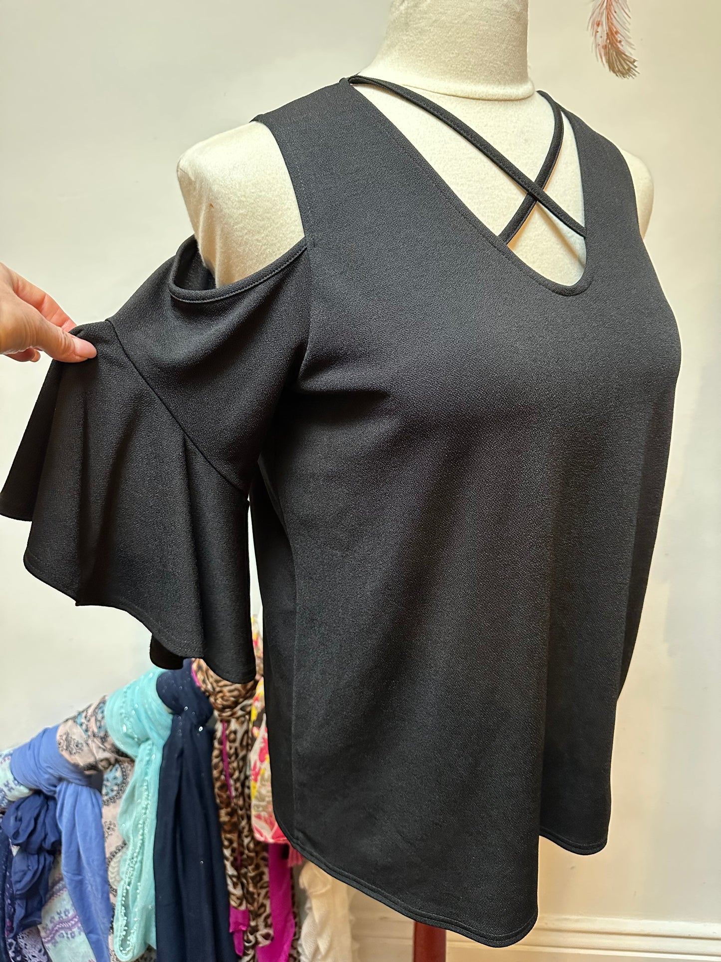 Capsule Cold Shoulder Top Size 18