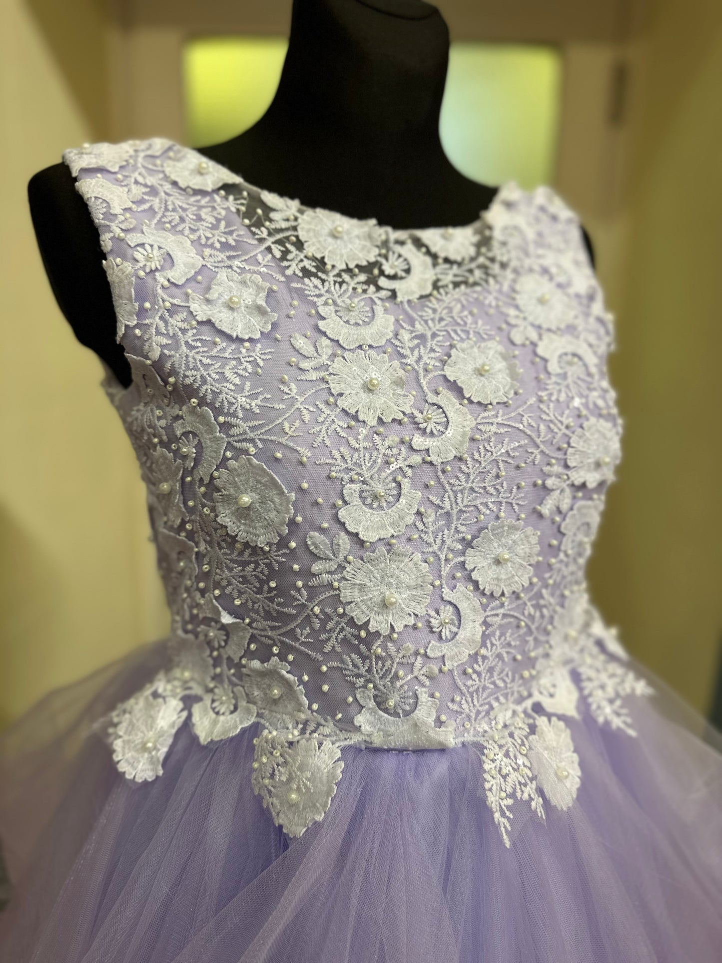 Blingaliscious Stunning Lavender Confirmation Dress Age 12 (fits ladies Size 6/8)