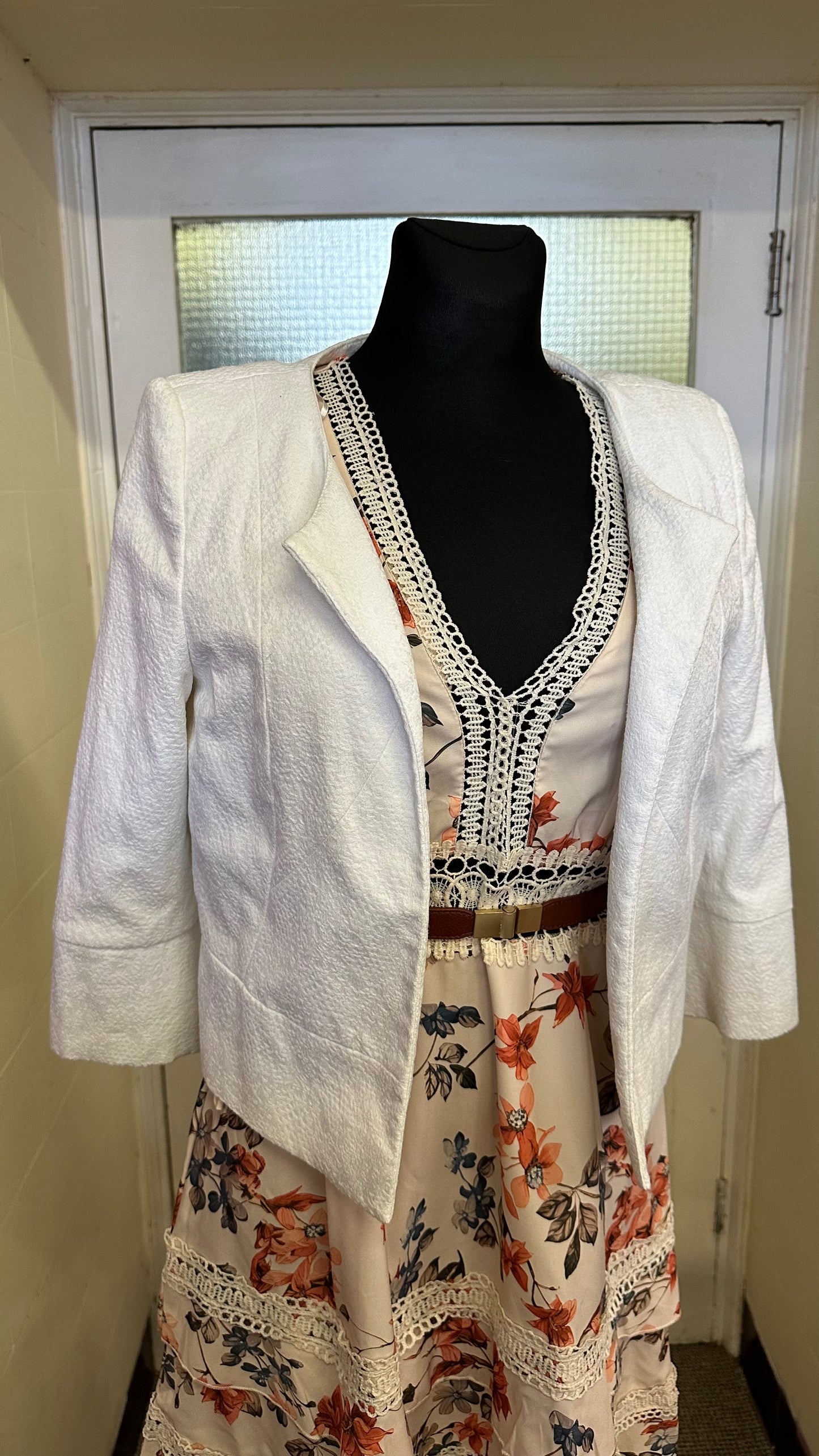 Comma White Dressy Bolero with Shoulder Pads Size 10