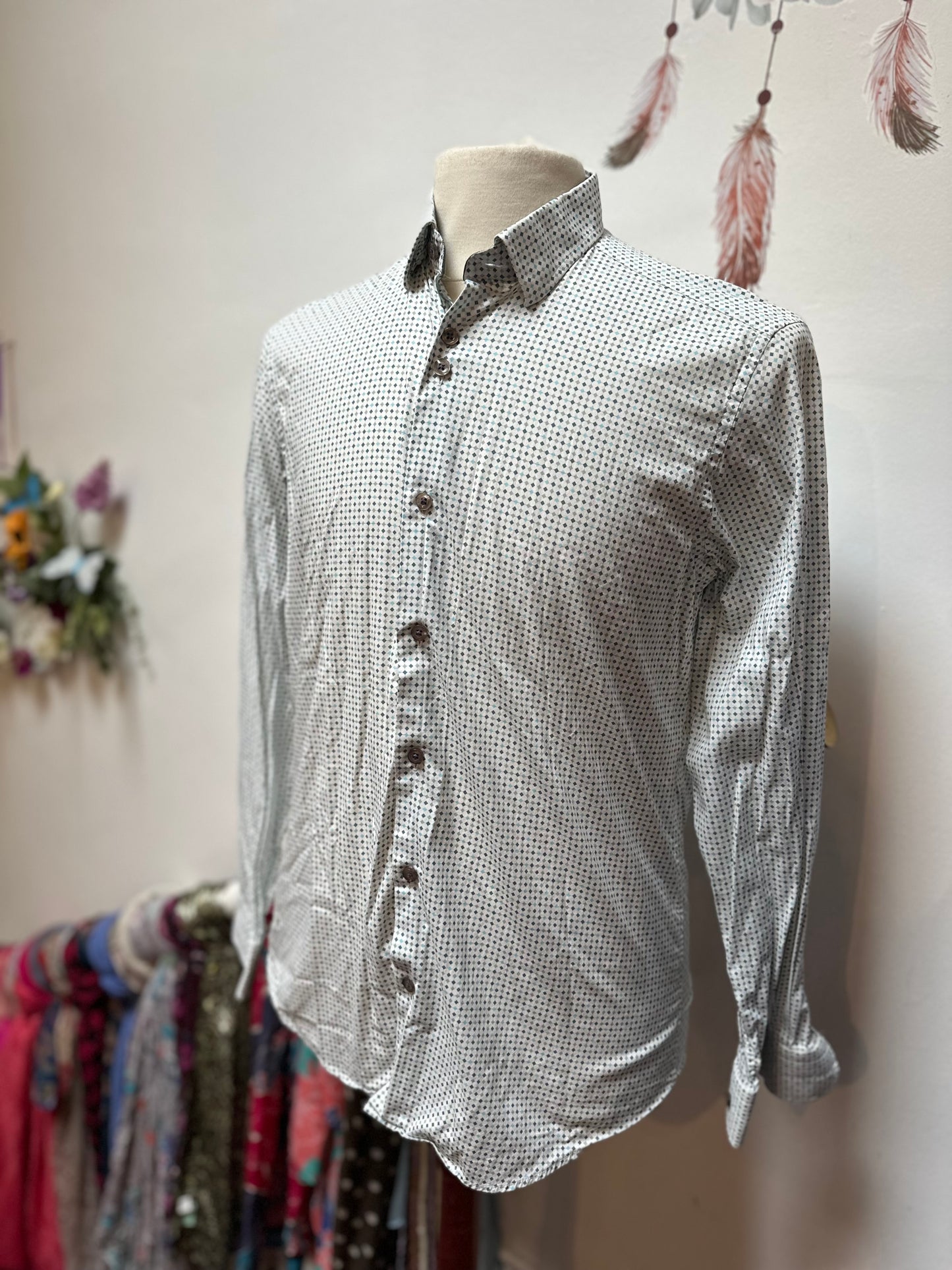 6th Sense Shirt Size M