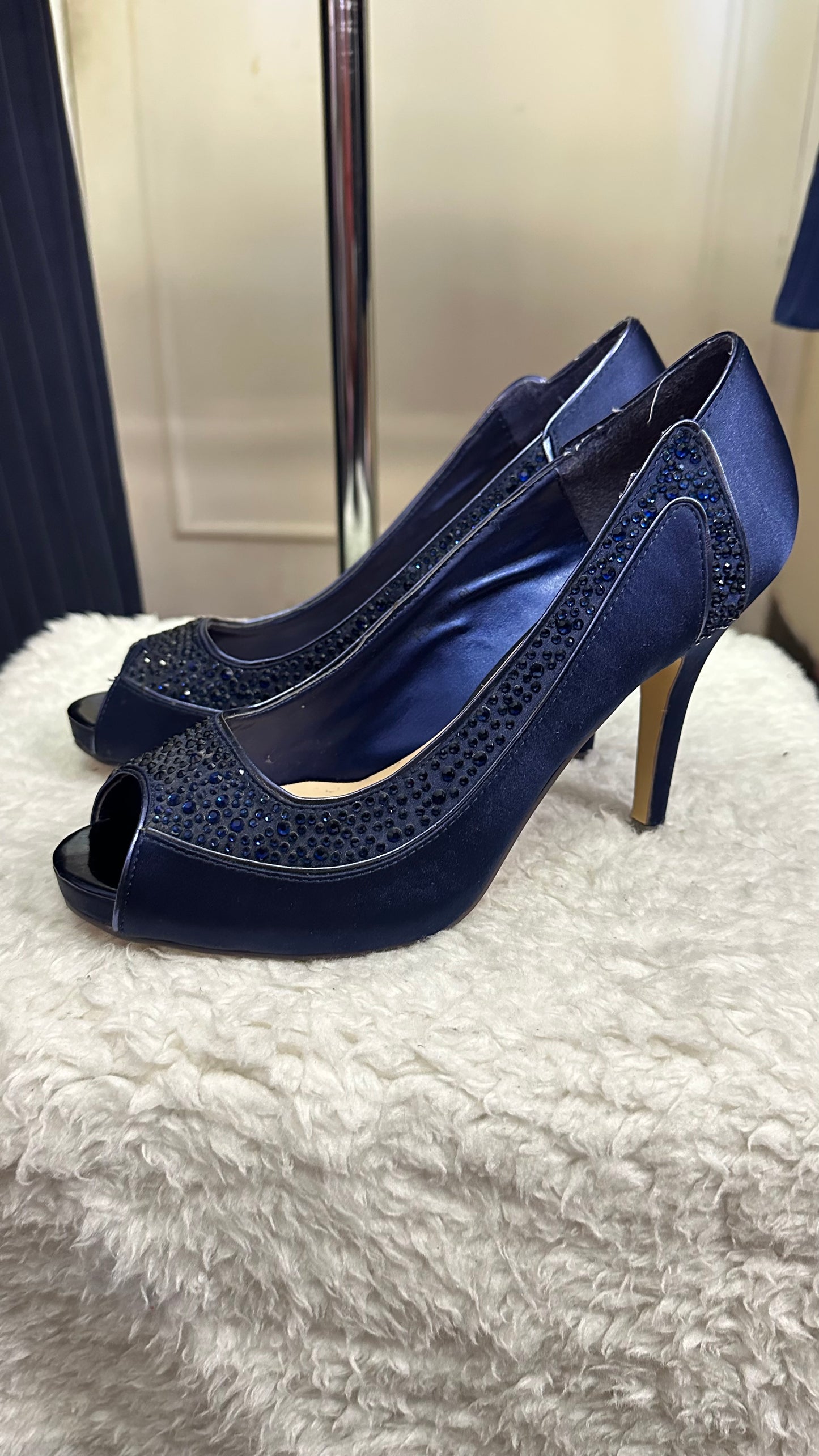Lunar Navy Dress Heels Size 6 As New Condition but 1 mark on 1 heel
