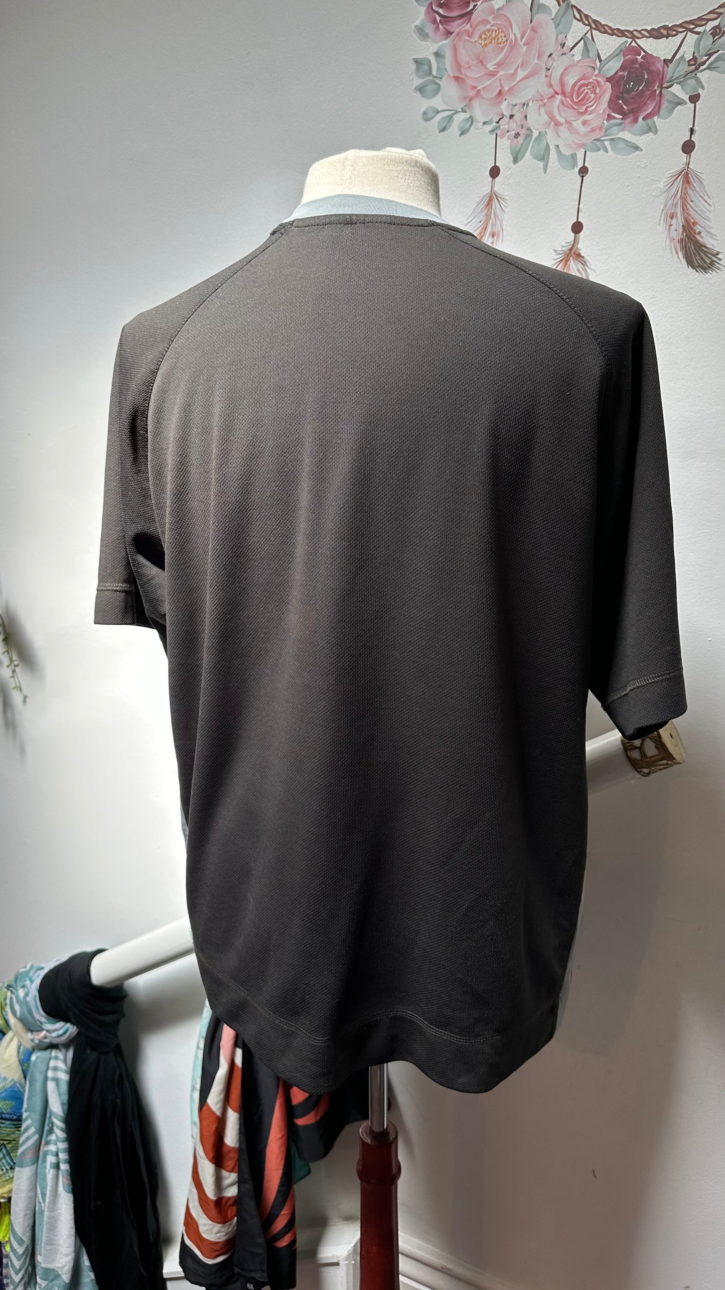 Umbro Retro Text Top SizeL L