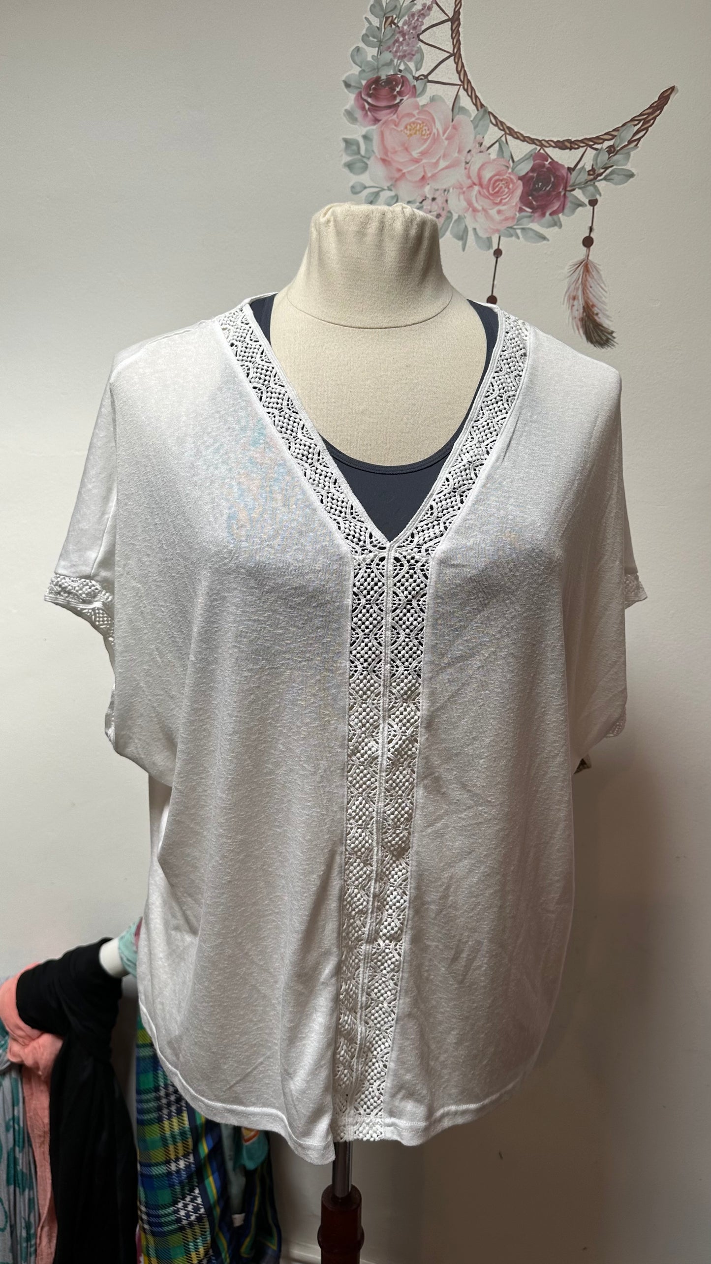 Dunnes White Top Size XXL