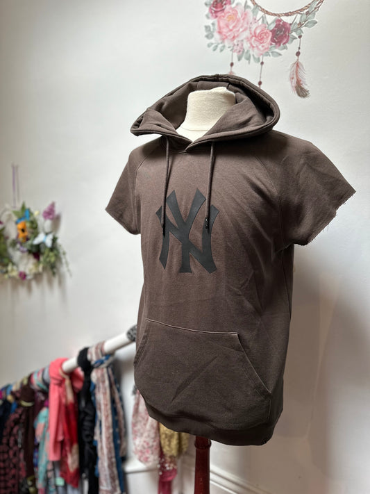 NY Hoided Sweater Size L