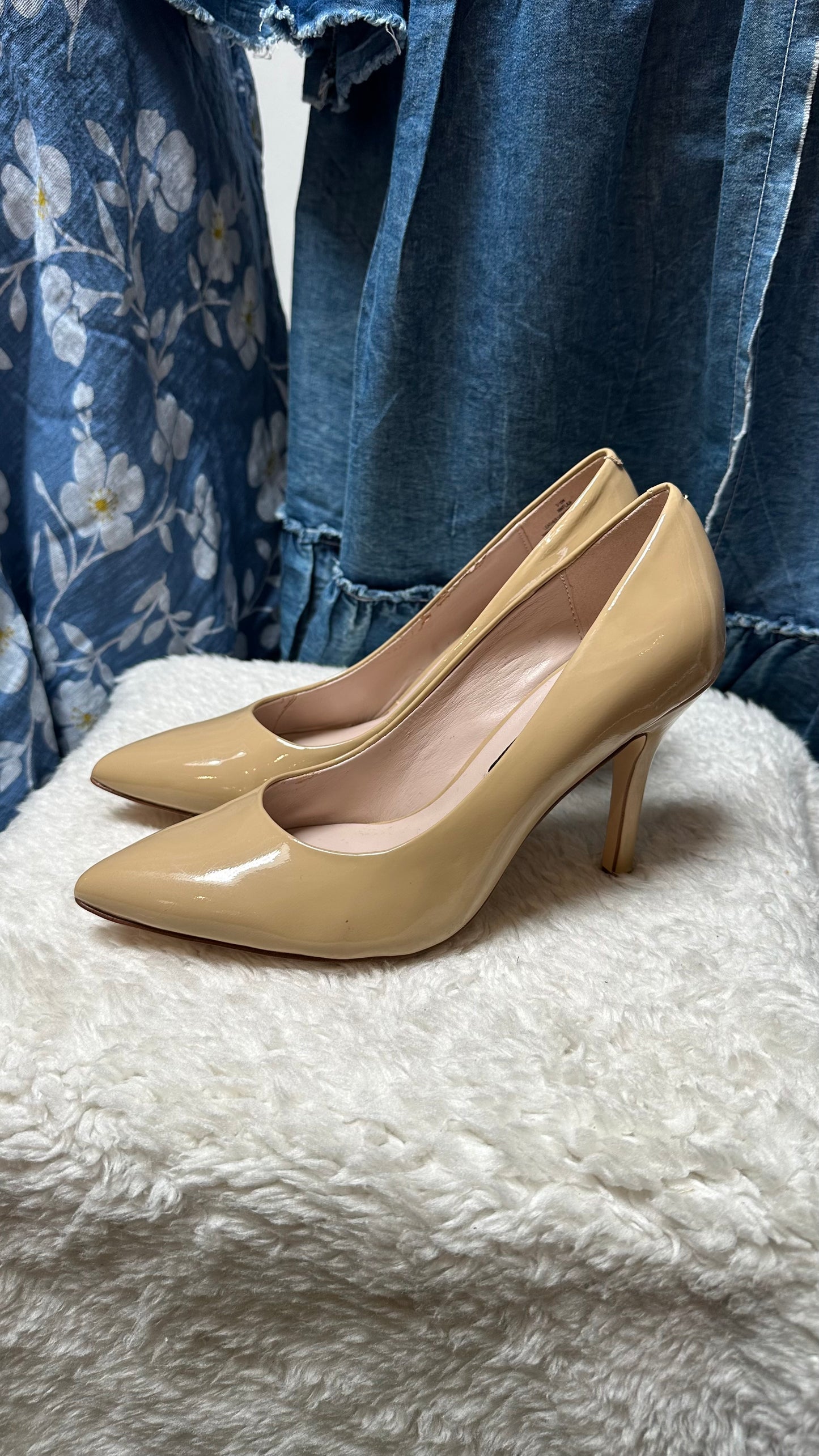 Nine West Nude Patent Heels As New Size 3.5 (US 5.5)