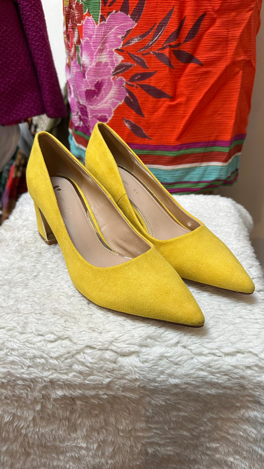 V by Very Yellow Heels New with Tags Size 6