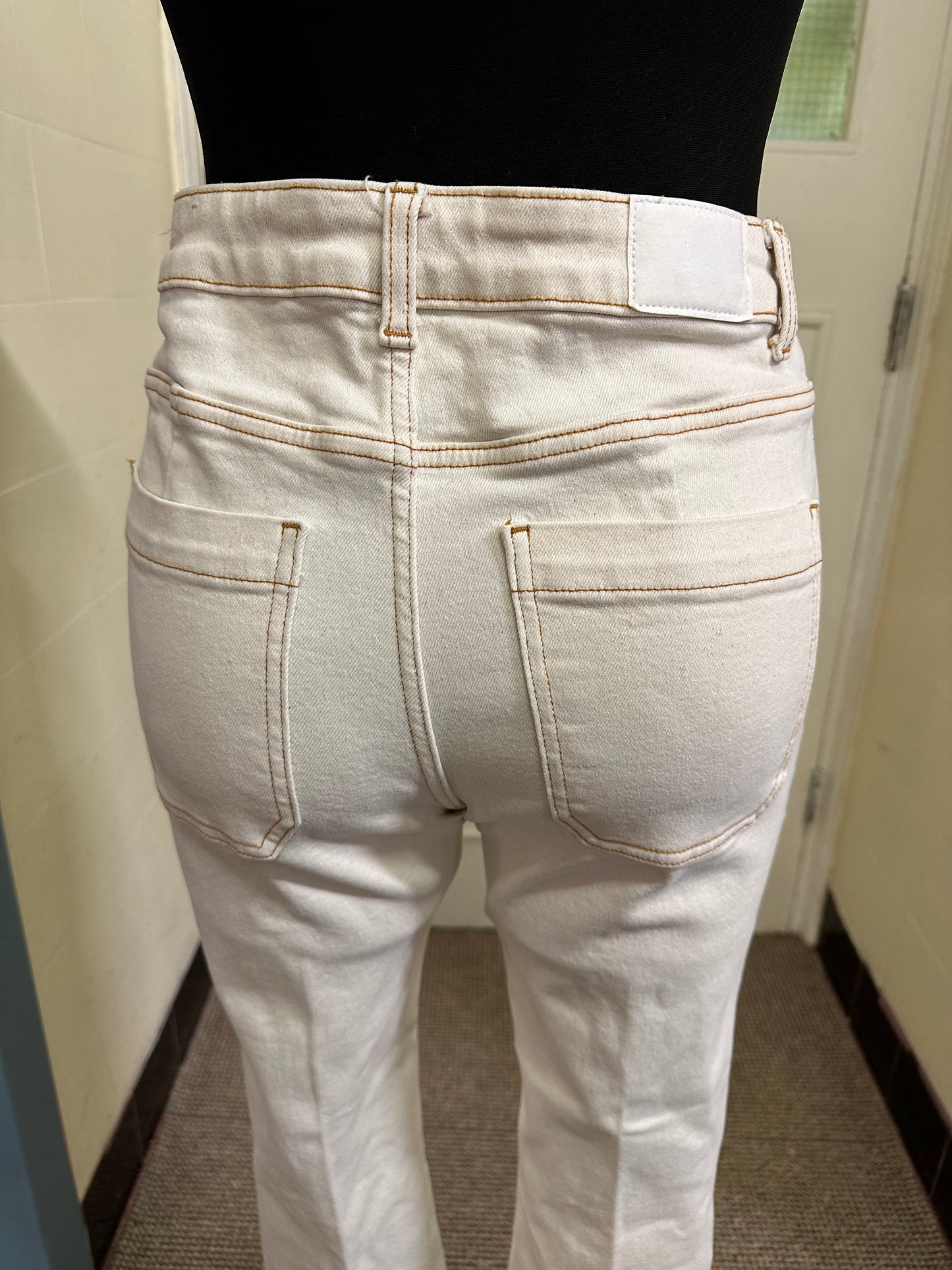 Zara Stretchy Cream Jeans Size 8