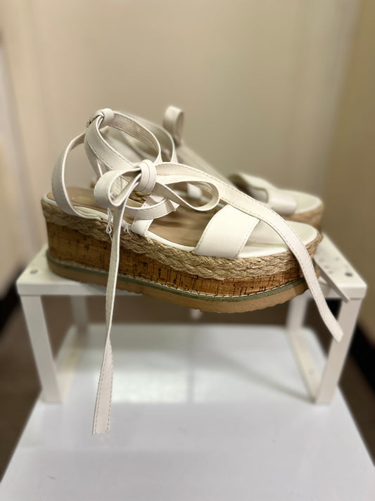 Pretty Little Thing Platform Sandals, Size 4