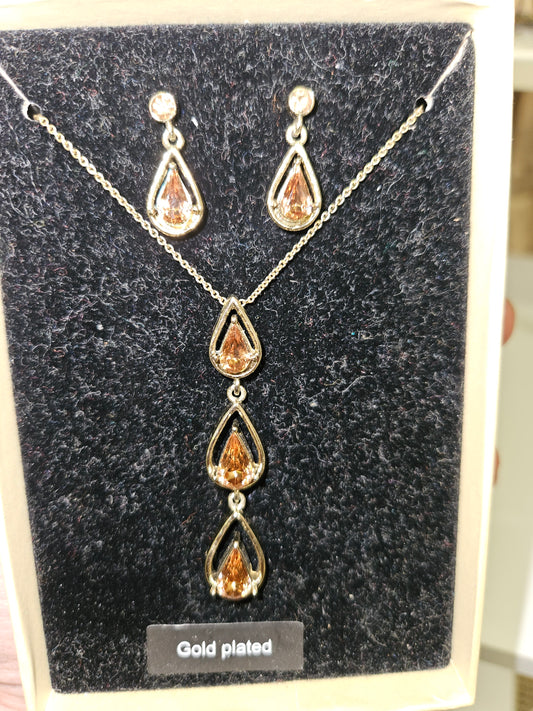 Wallis gold plated earings and necklace set, honey colour stones,