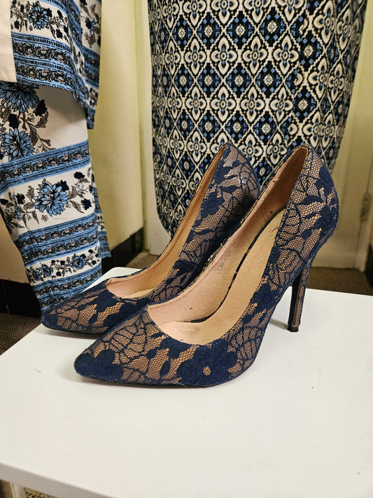 AxParis navy lace heels,size 4