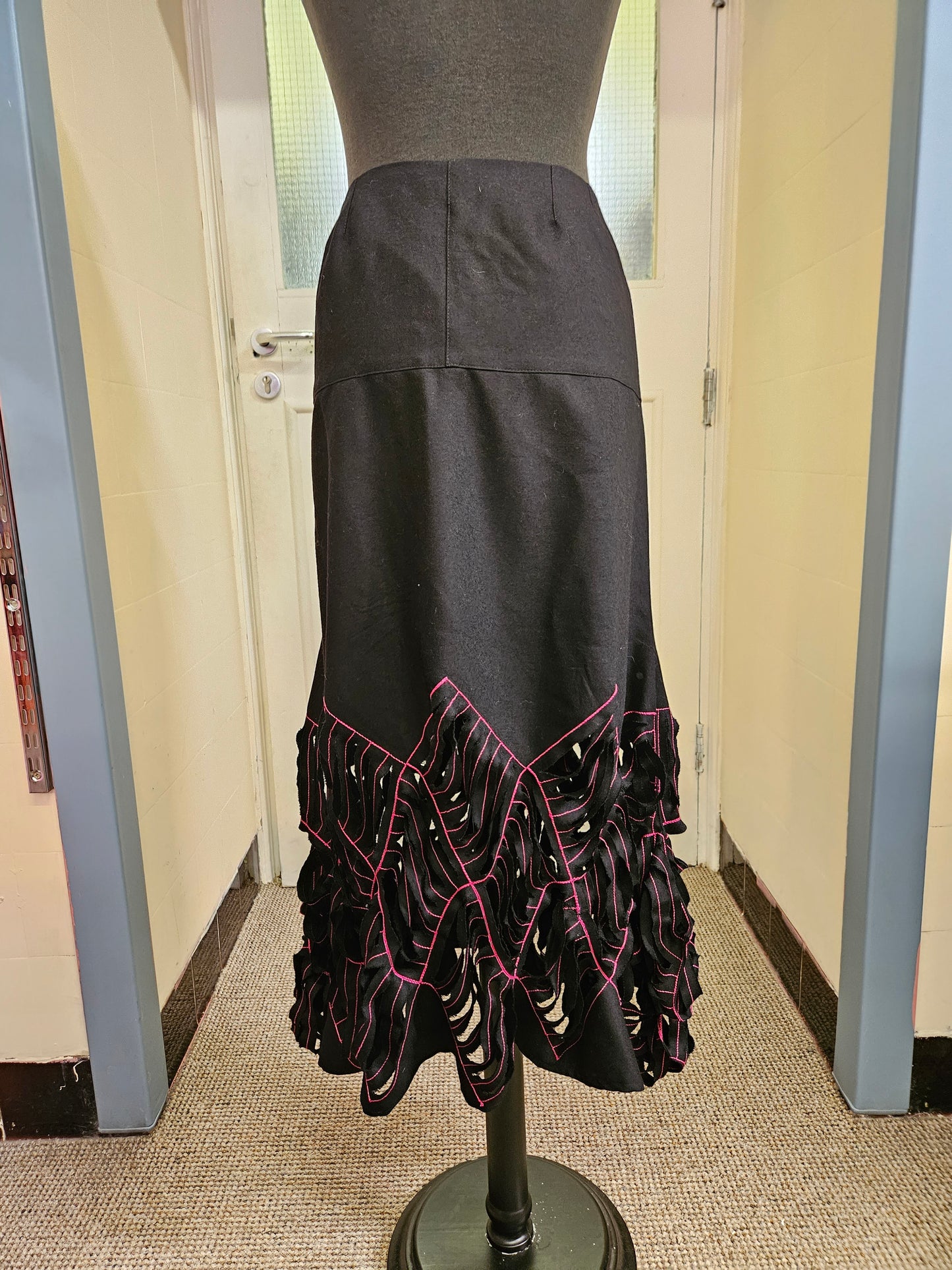 ZAEK STUDIO, DESIGNER, 100% wool skirt!! Size L