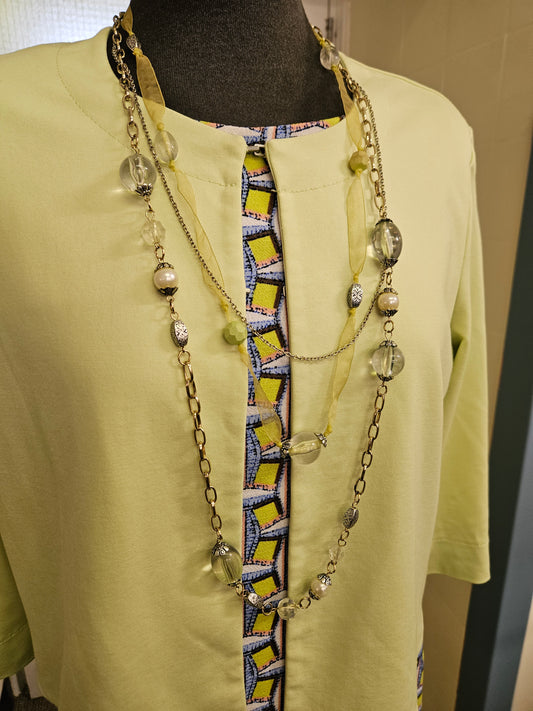 Three strands necklace with beads