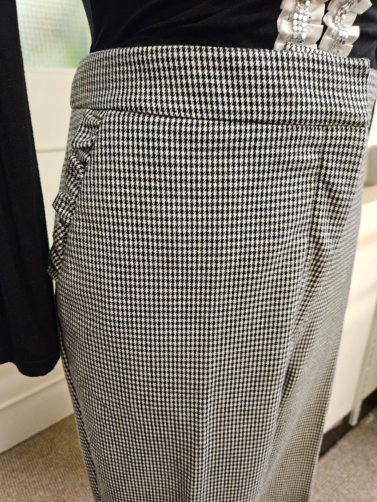 Zara, houndstooth print trousers,size XL